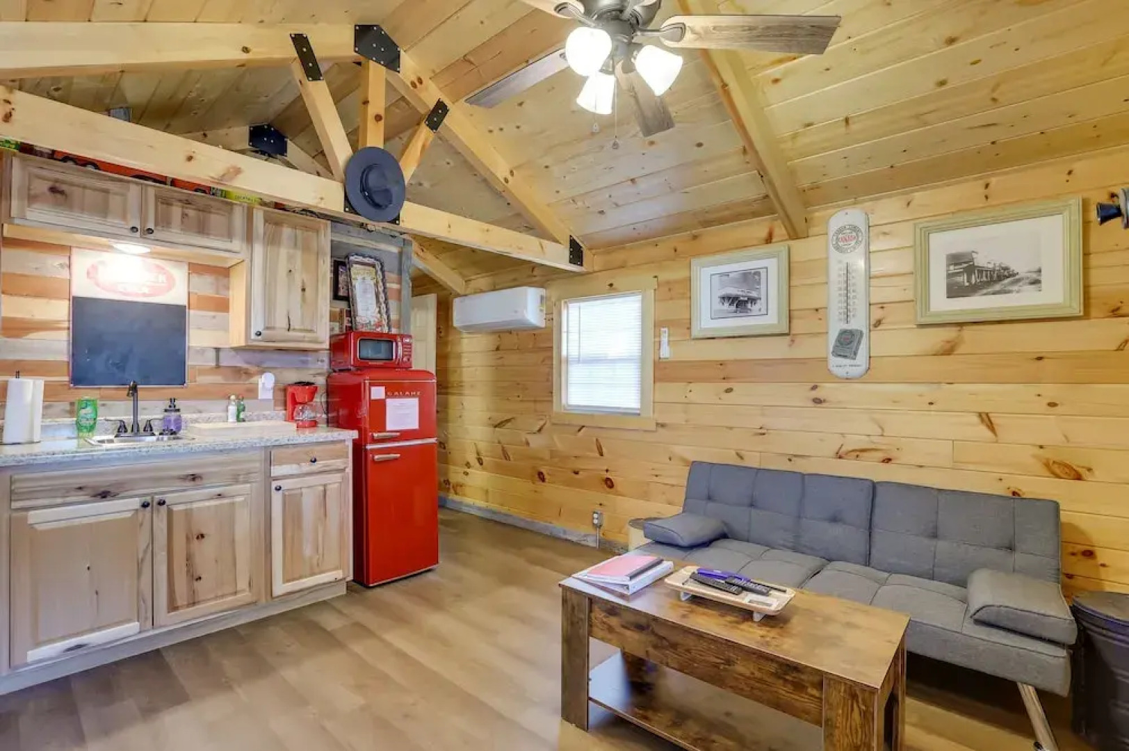 Quiet Caledonia Cabin: 18 Mi to Council Bluff Lake