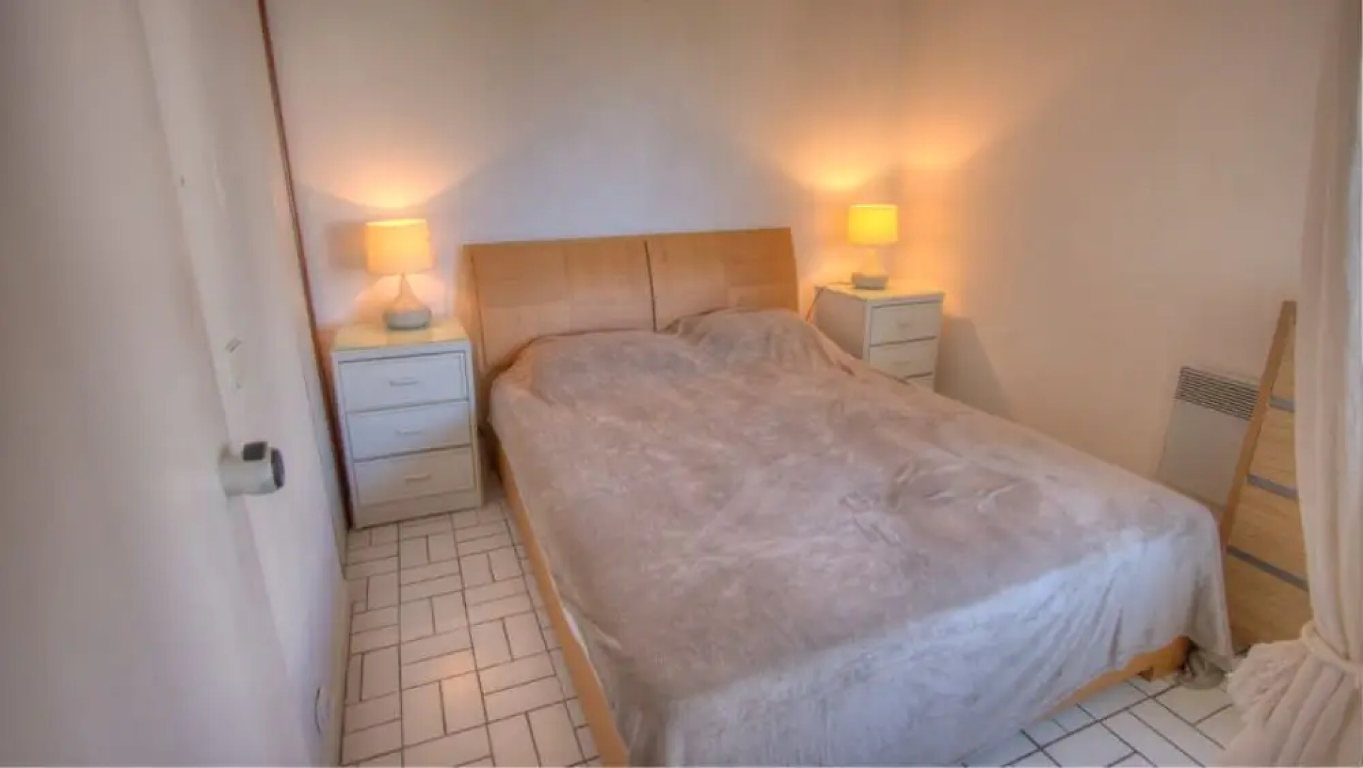 T2 vue mer 100m plages piscine PKG