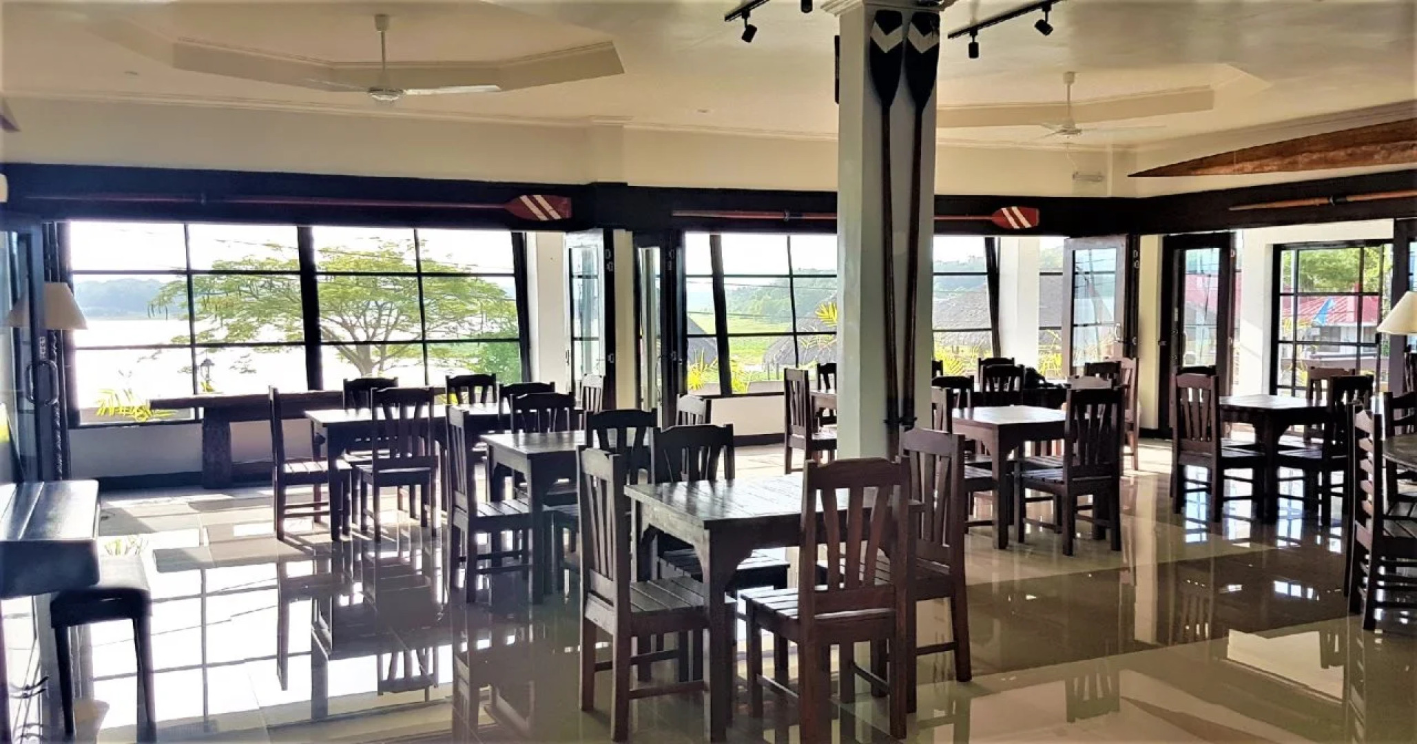 Veranda Suites and Restaurant