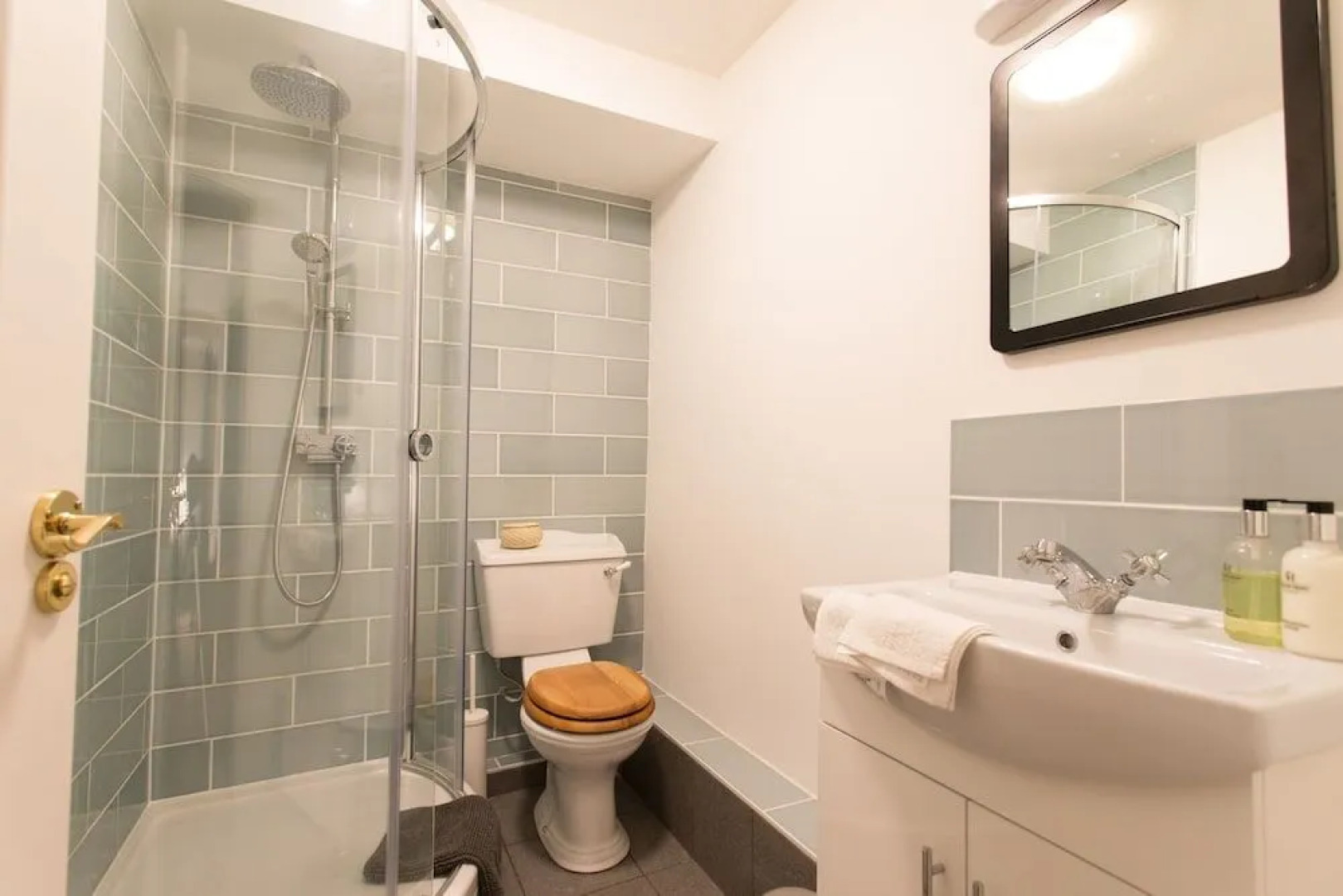 The Holford Arms - Campground