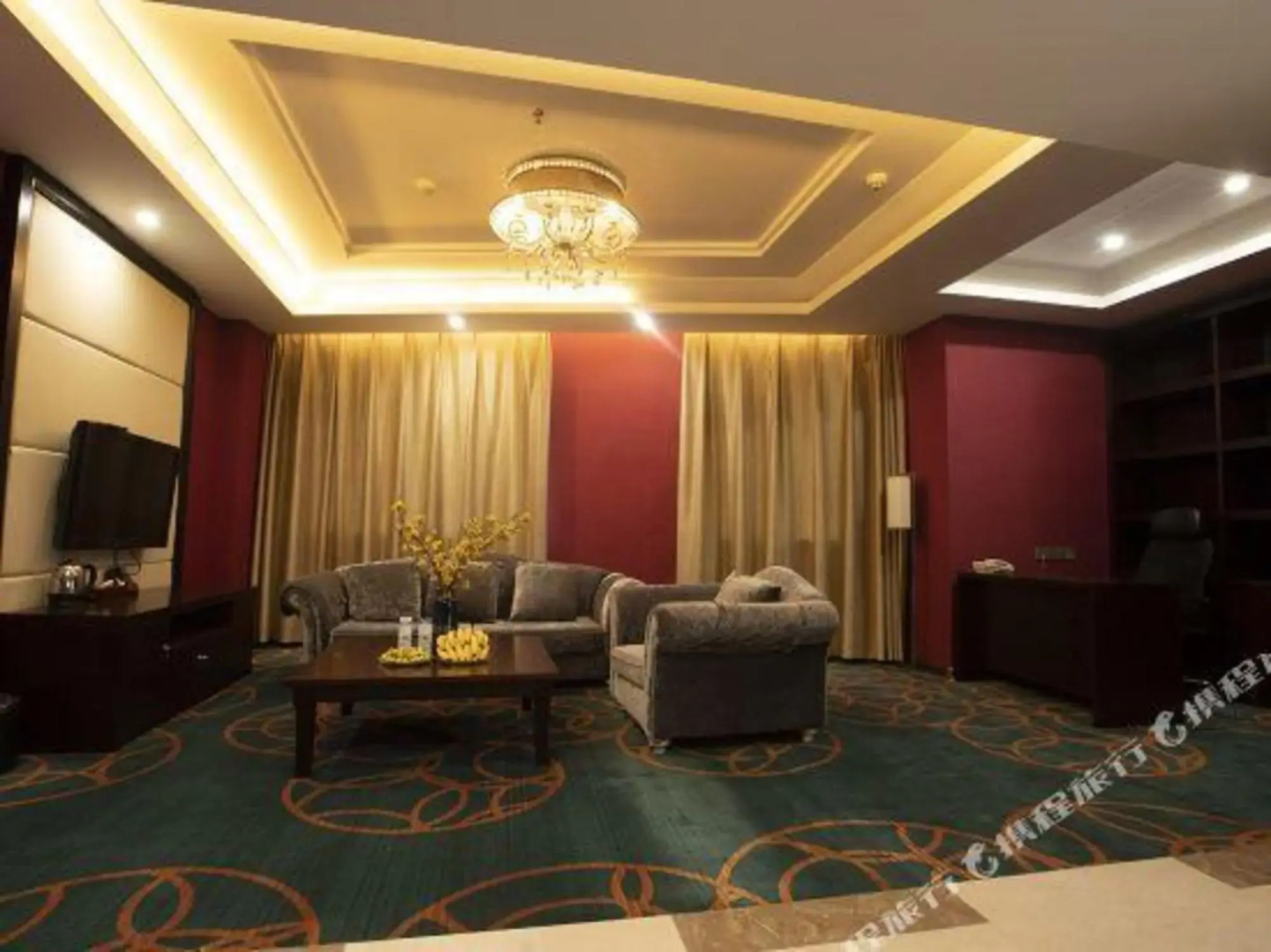 Xiangyu Hotel (Shangqiu Municipal Government High-speed Railway Station)