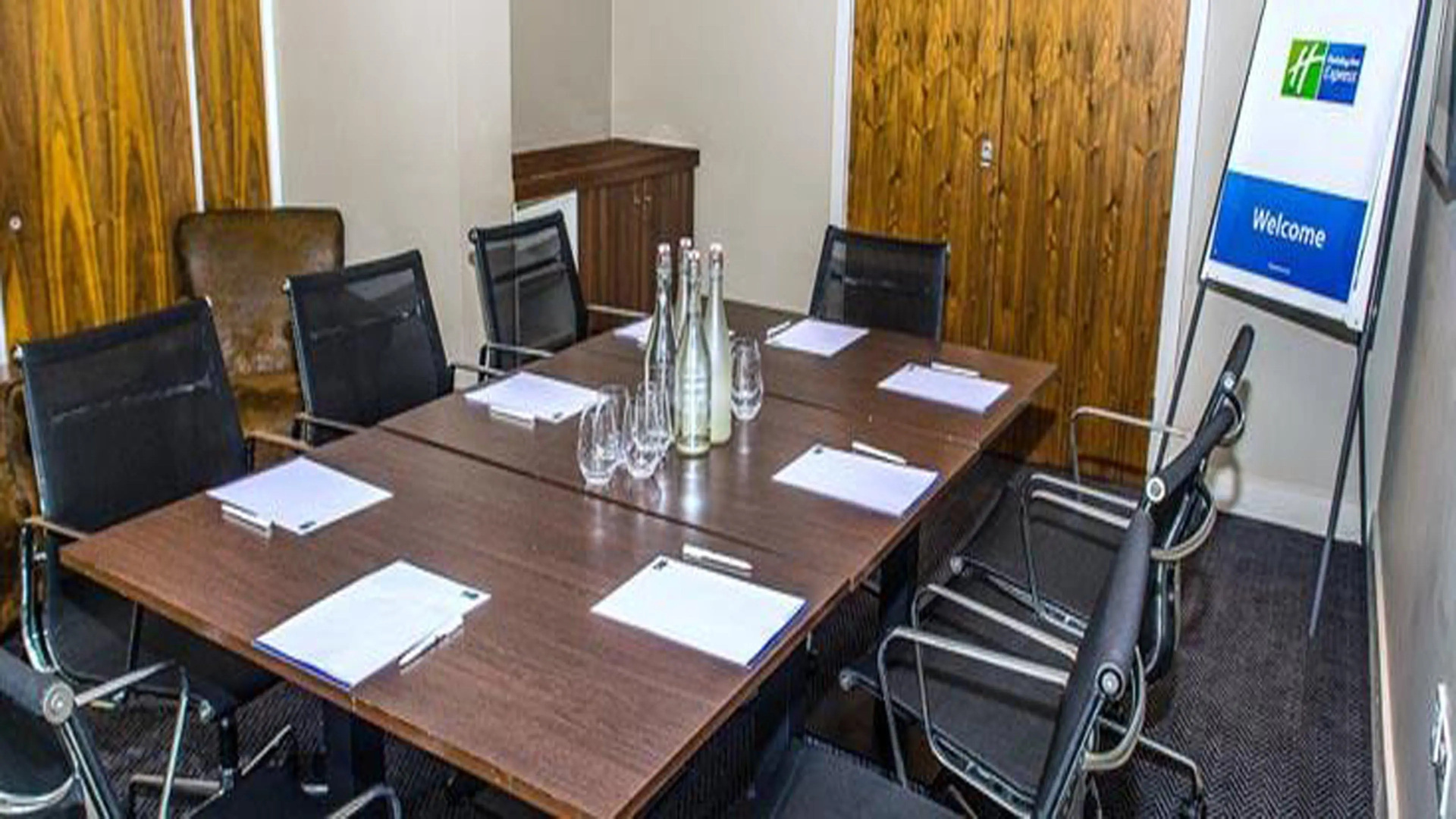 Holiday Inn Express Liverpool Hoylake