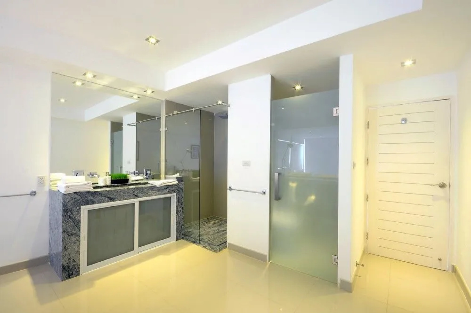 Luxury 5 Star Beach Villa 8 Bedrooms