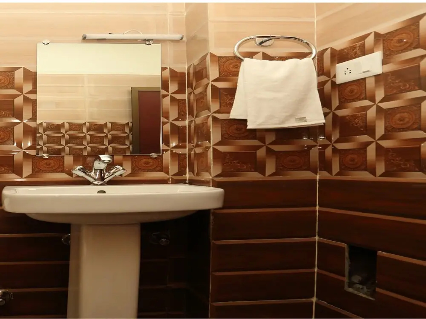 Capital O 629 Grand Cosmo Lumbini Hotel