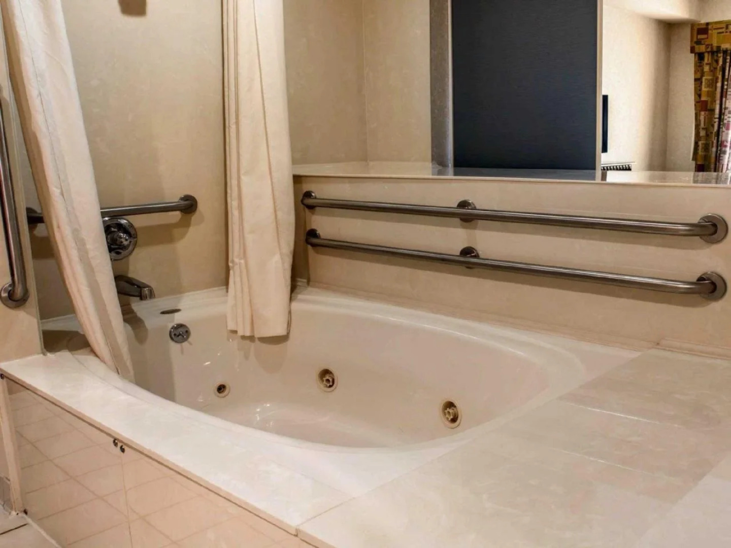 American Inn & Suites Waterford