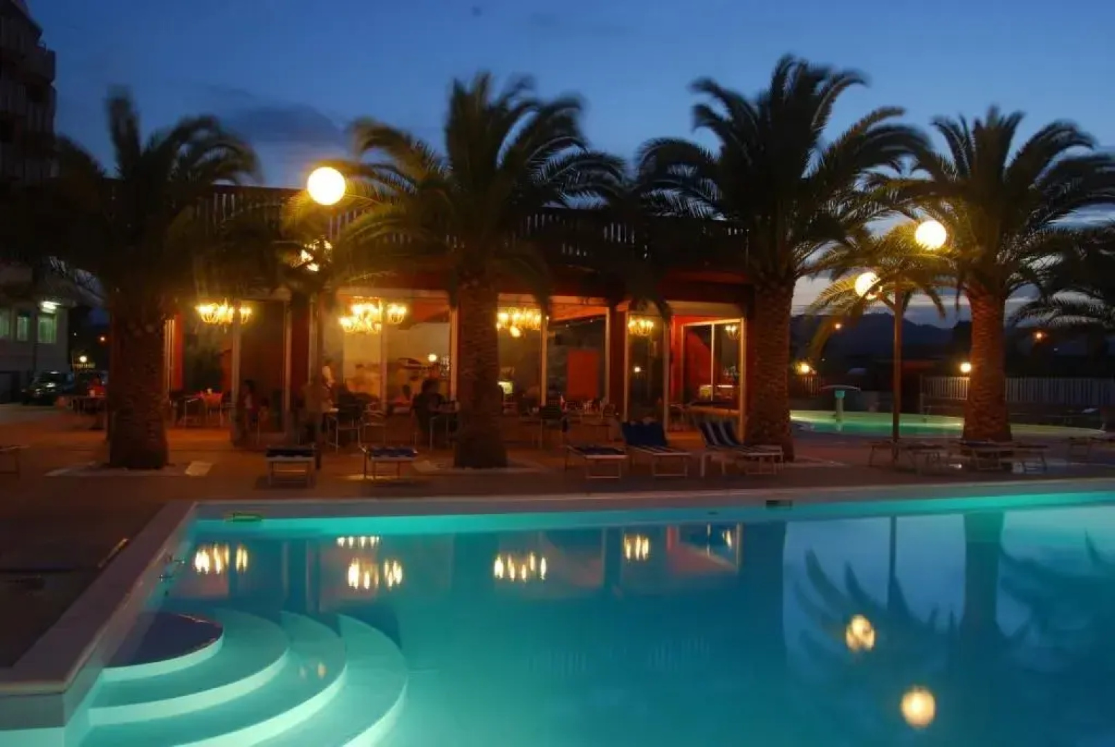 Hotel Maxims