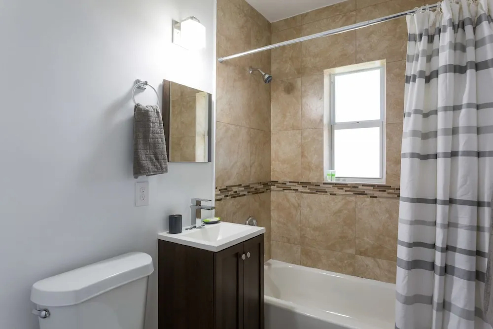 Cozy and Modern 2B-2B Home