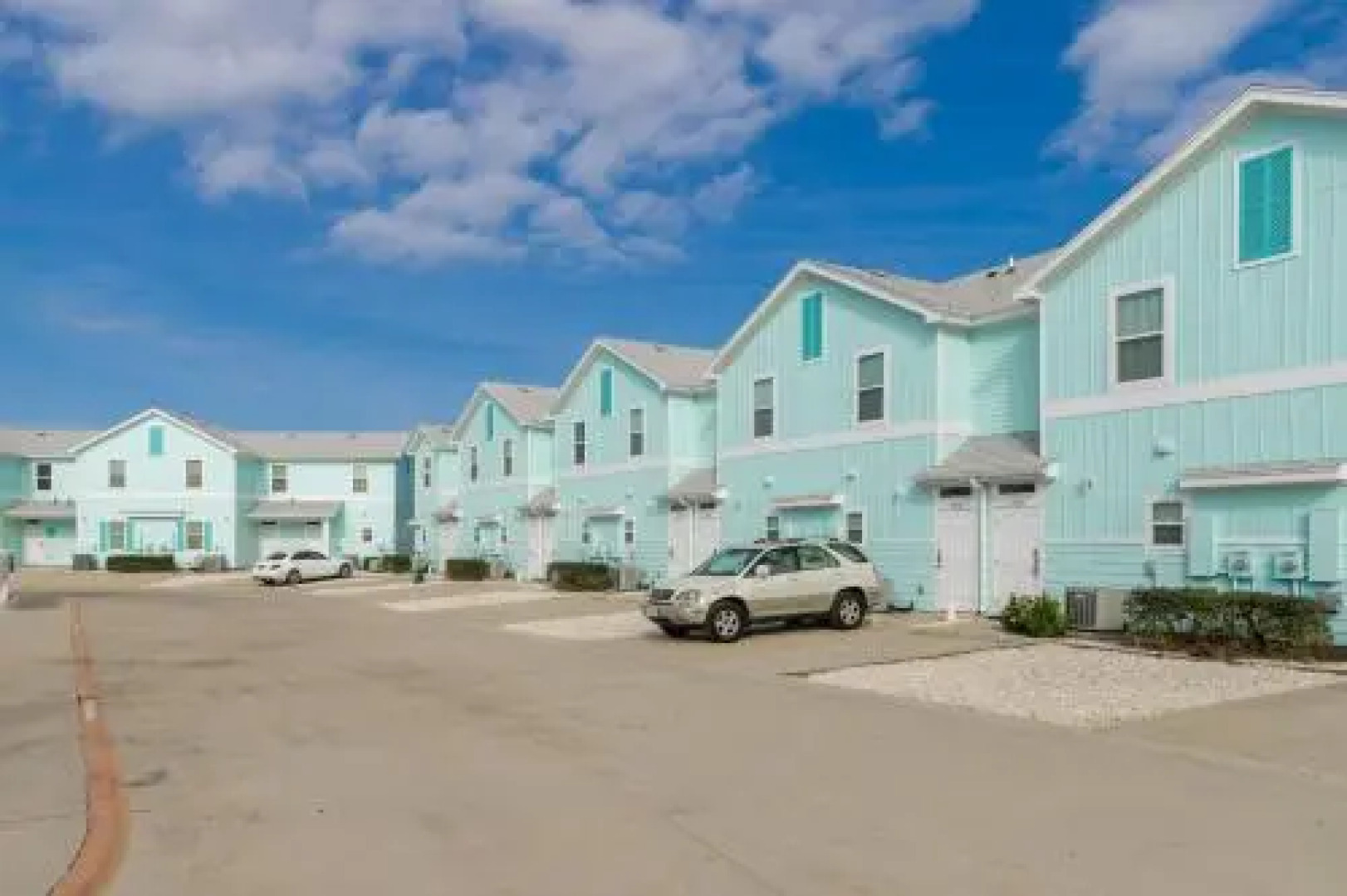 Nemo Cay Resort D146 Poolside by RedAwning