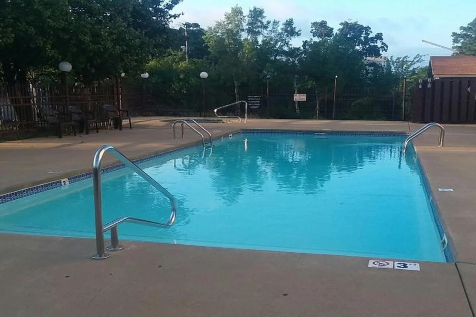 Days Inn by Wyndham Hot Springs