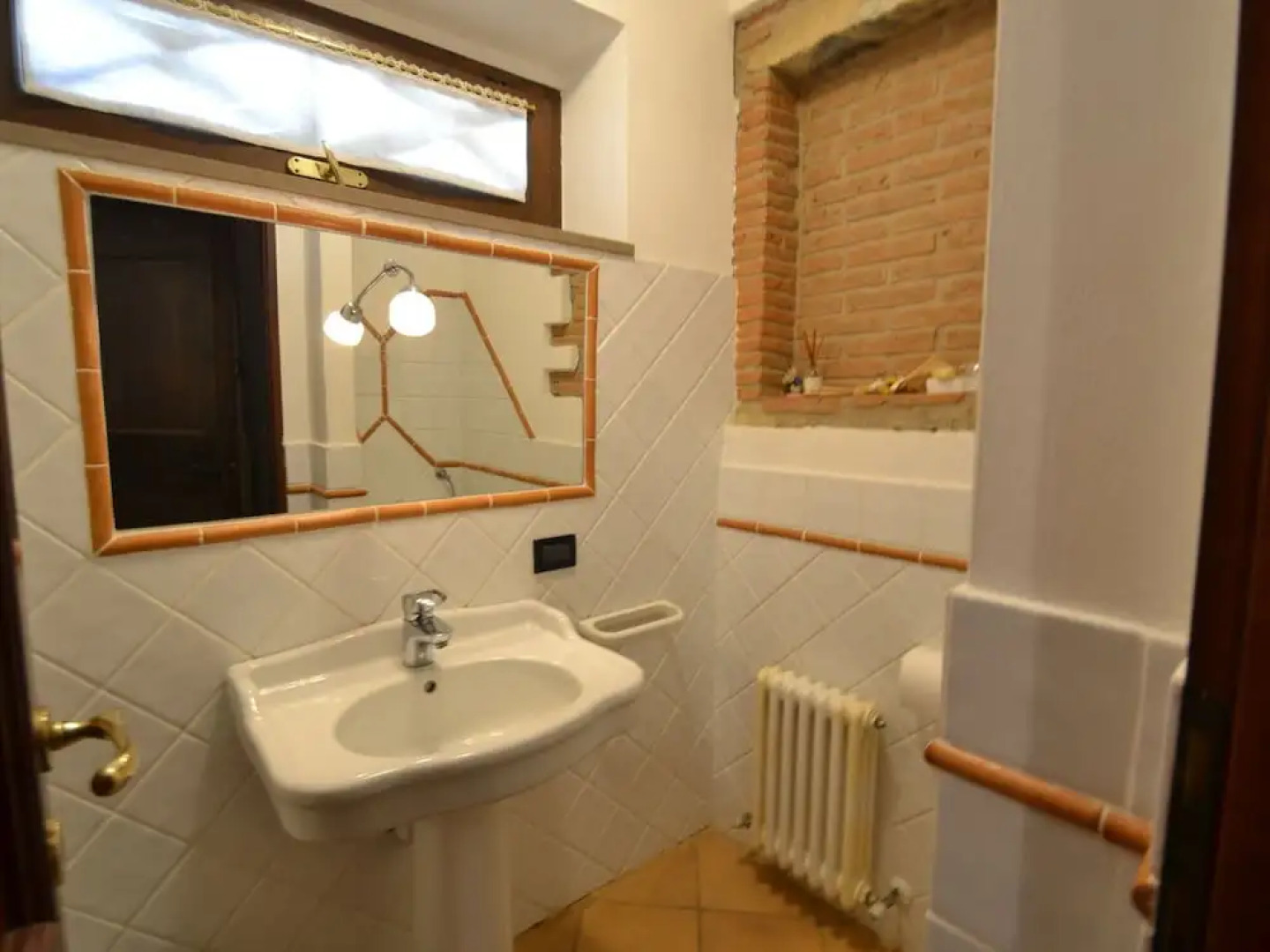 Charming Villa in Suvereto with Hot Tub