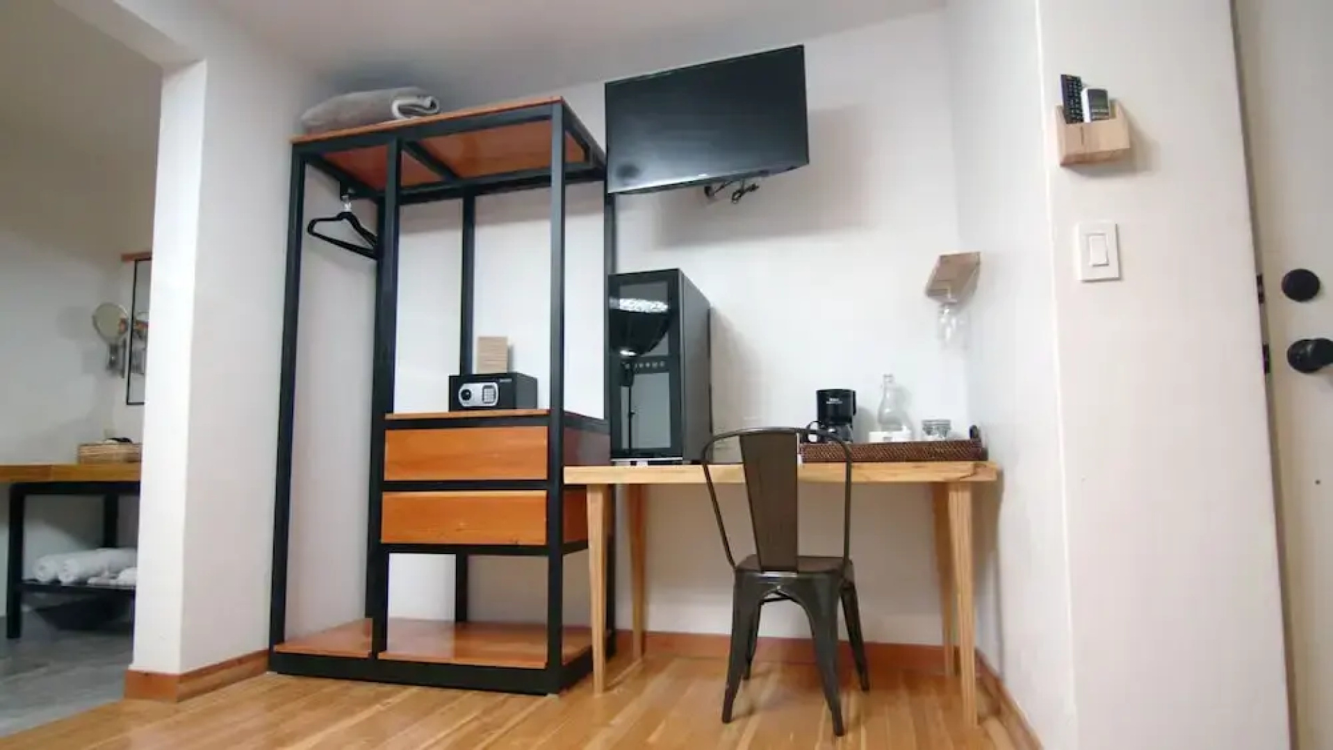 Hotel-L86