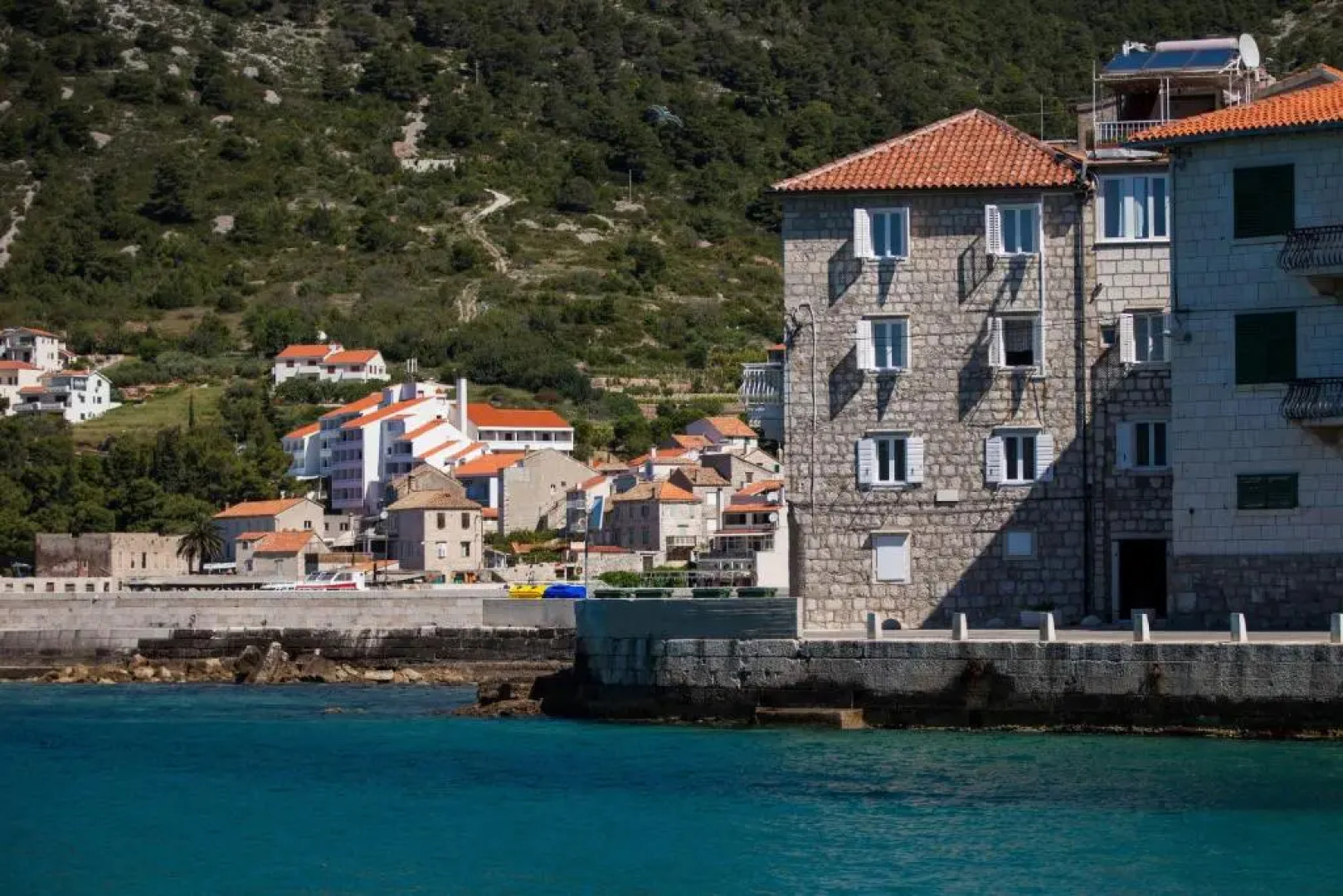 Mira Sea Front Guesthouse