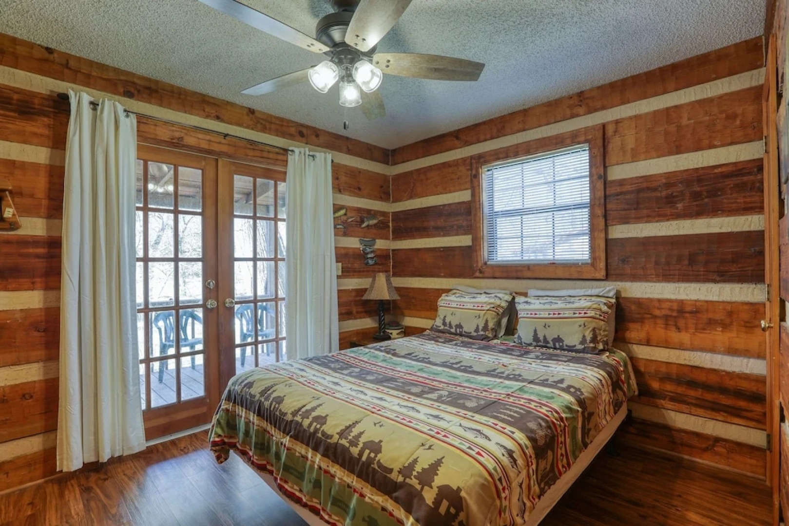 Creekside Memories - 2 Bedrooms, 2 Baths, Sleeps 6 Cabin by RedAwning