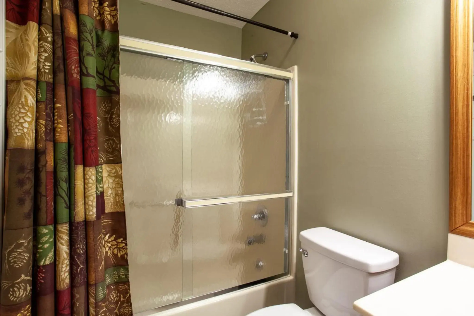 Ole Smoky BnB - Game Room, Hot Tub, Mtn Views!