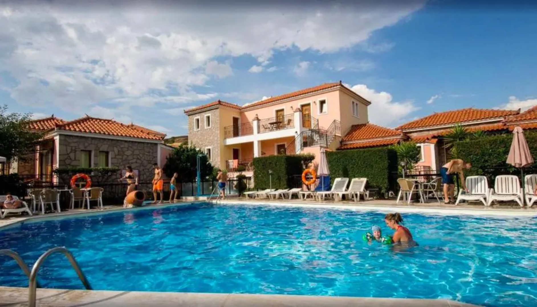 Room in Apartment - A spacious and bright studio with balcony no1111