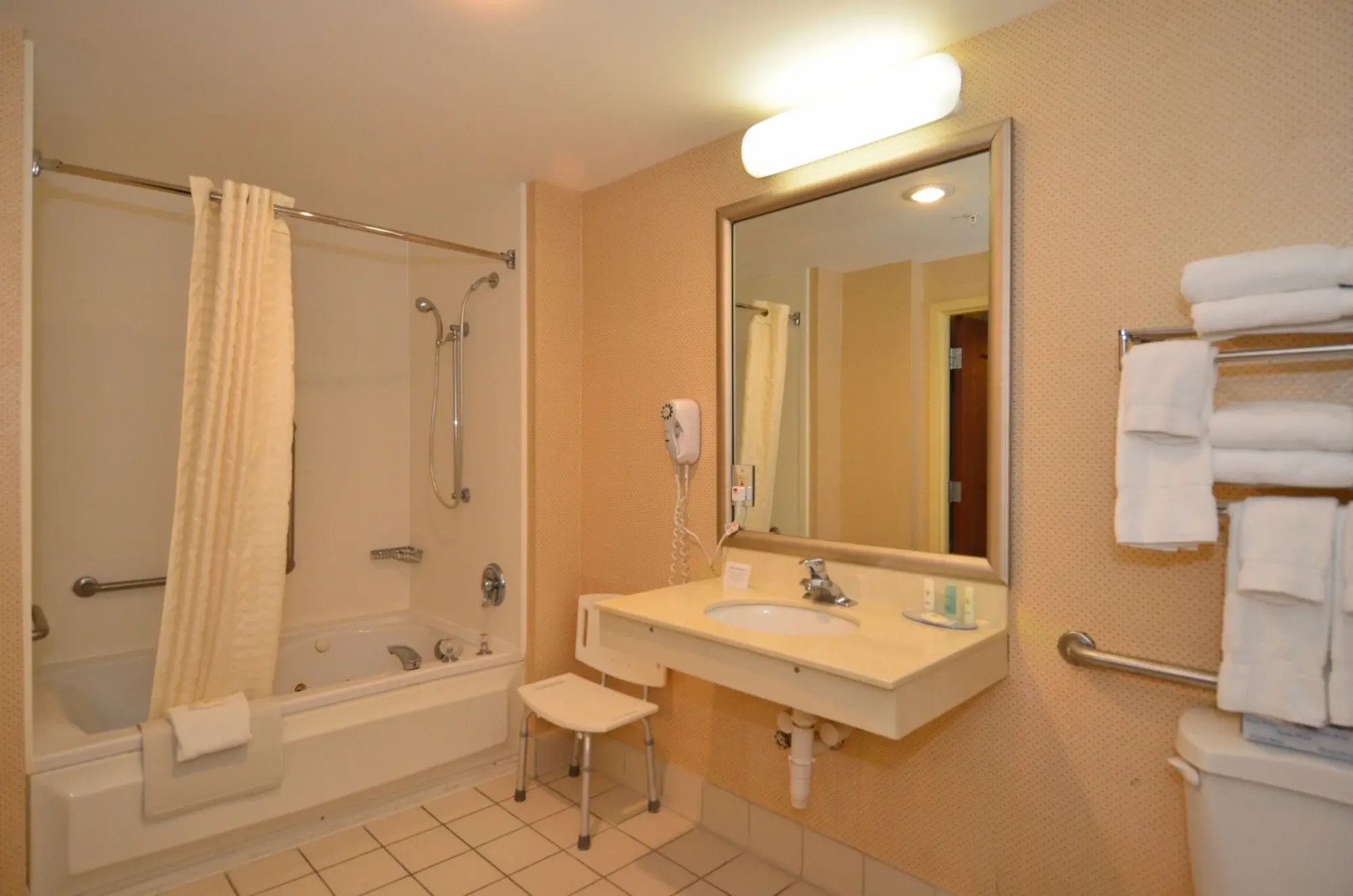 Comfort Inn & Suites Lantana - West Palm Beach South