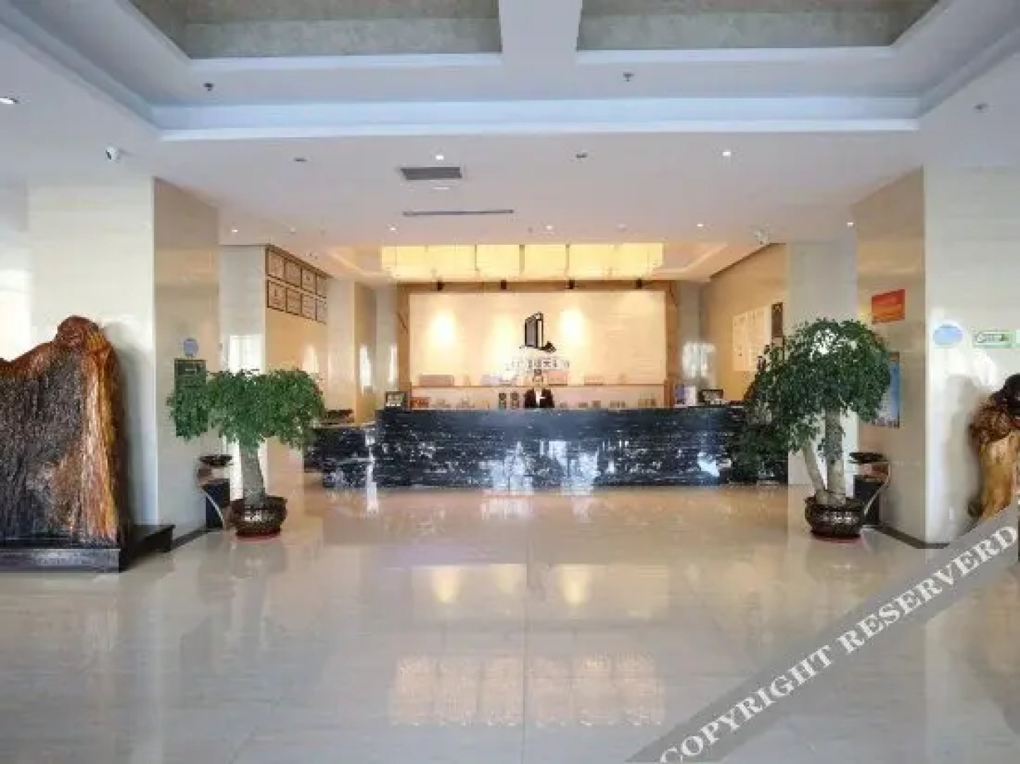 Huang He  International   Hotel