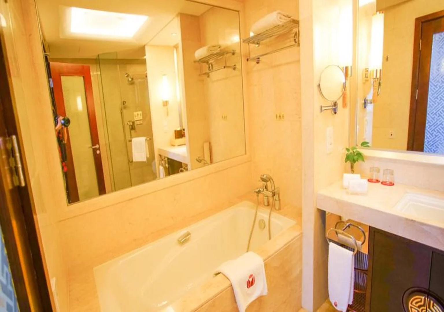 Grand Soluxe International Hotel Xi'an