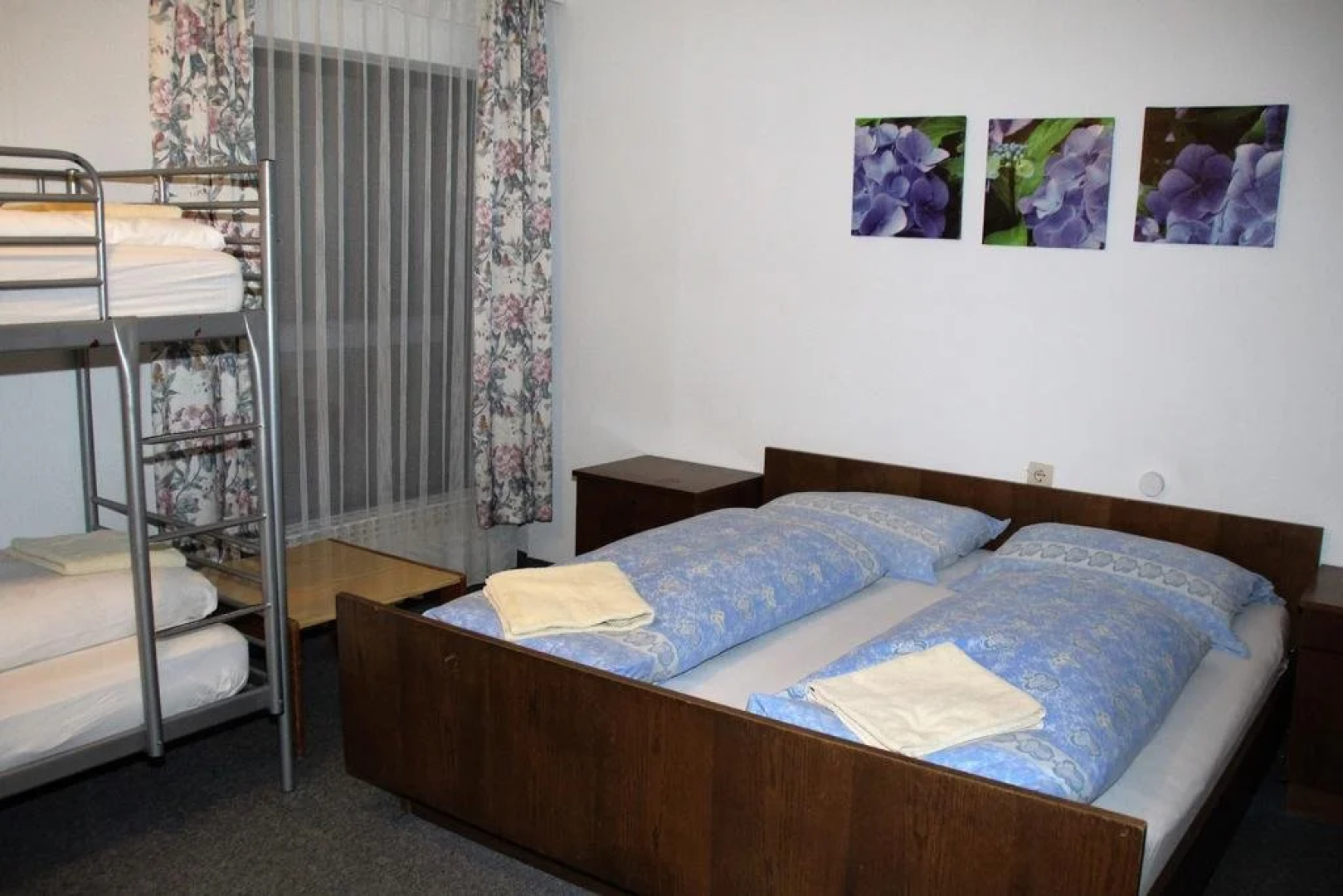 The Treehouse Backpacker Hotel