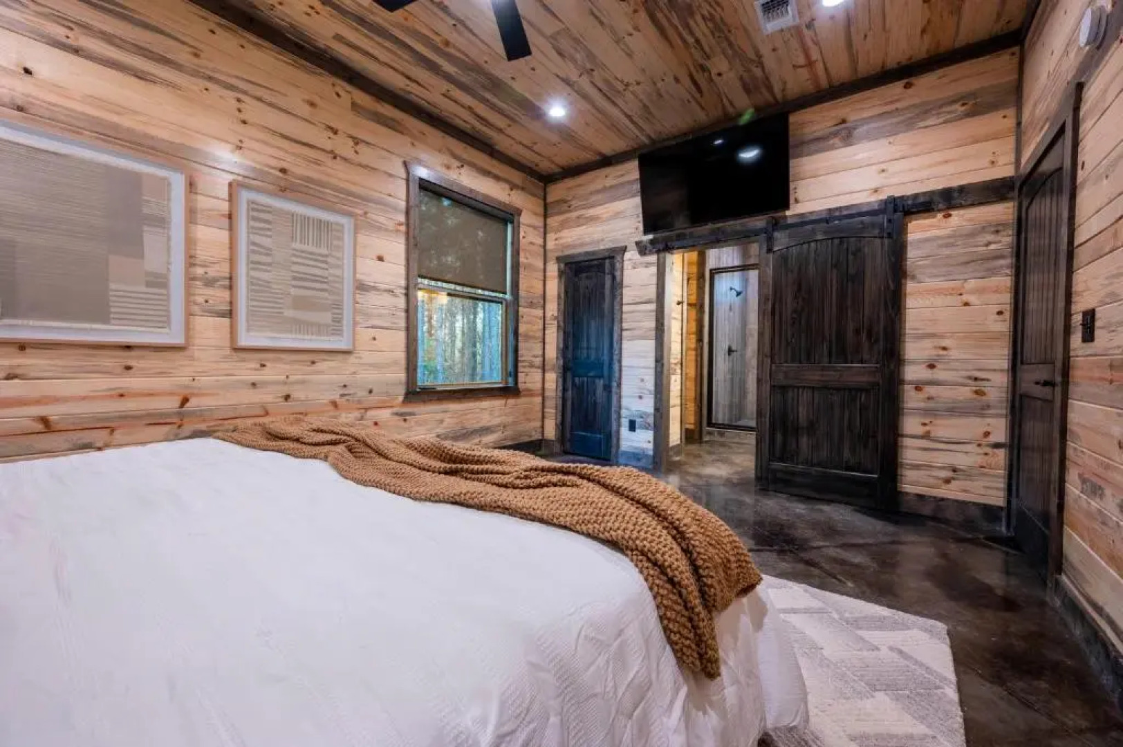 Vacana Unplugged, Sleeps 6, HotTub, FirePit, Pet Friendly