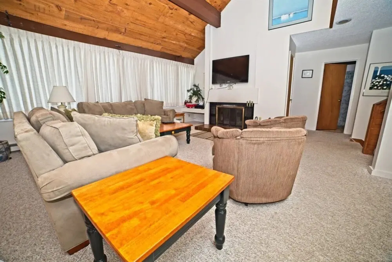 Waterville Valley Vacation Condo Close to Town Square and Free Shuttle to Ski Area! - Ss6v