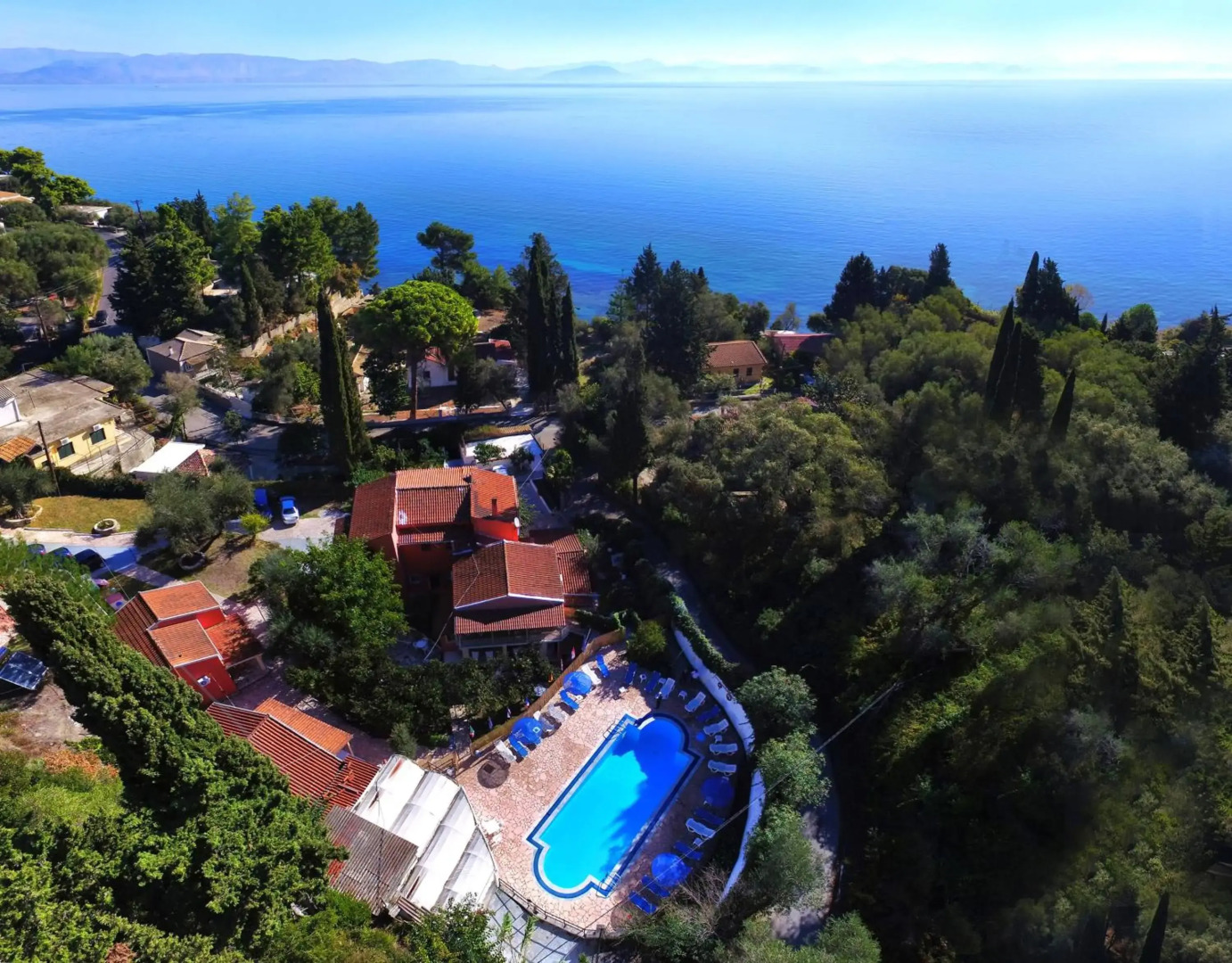 Fouxia Apartments and Studios