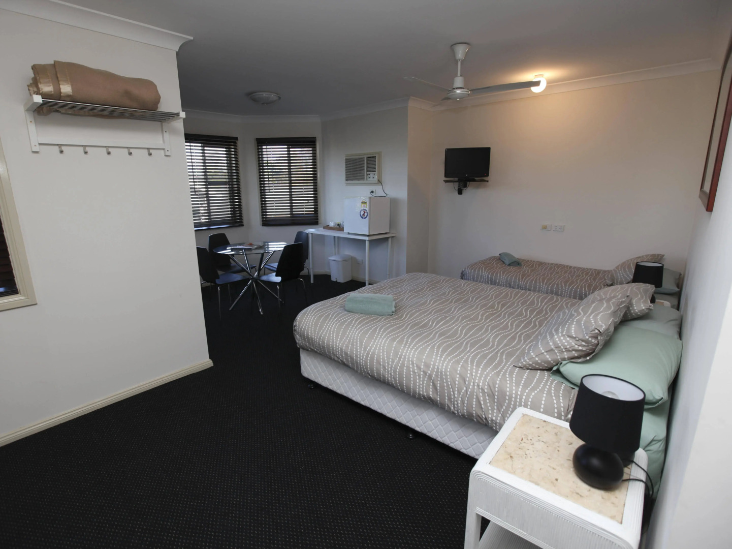 Across Country Motel and Serviced Apartments
