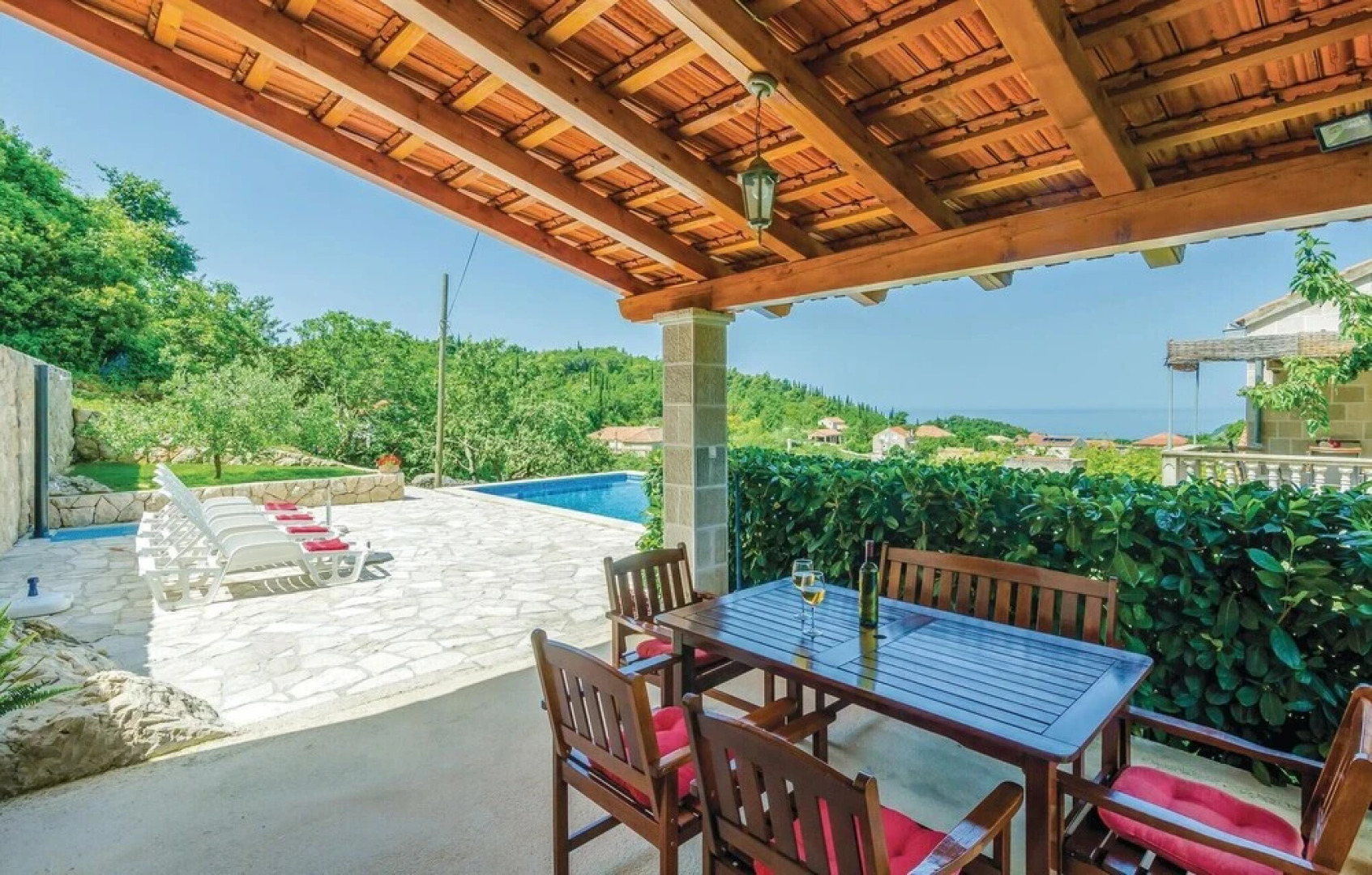 Two-Bedroom Apartment Gruda with an Outdoor Swimming Pool 08