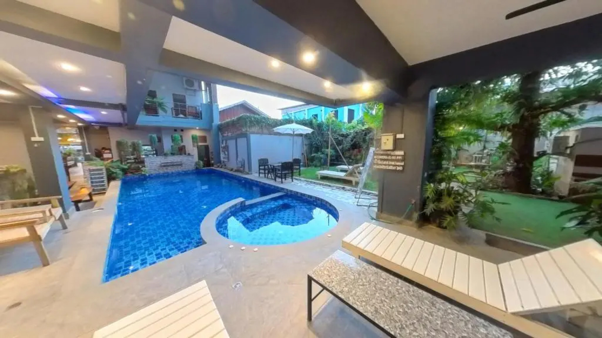 Faraway Suites - Hostel