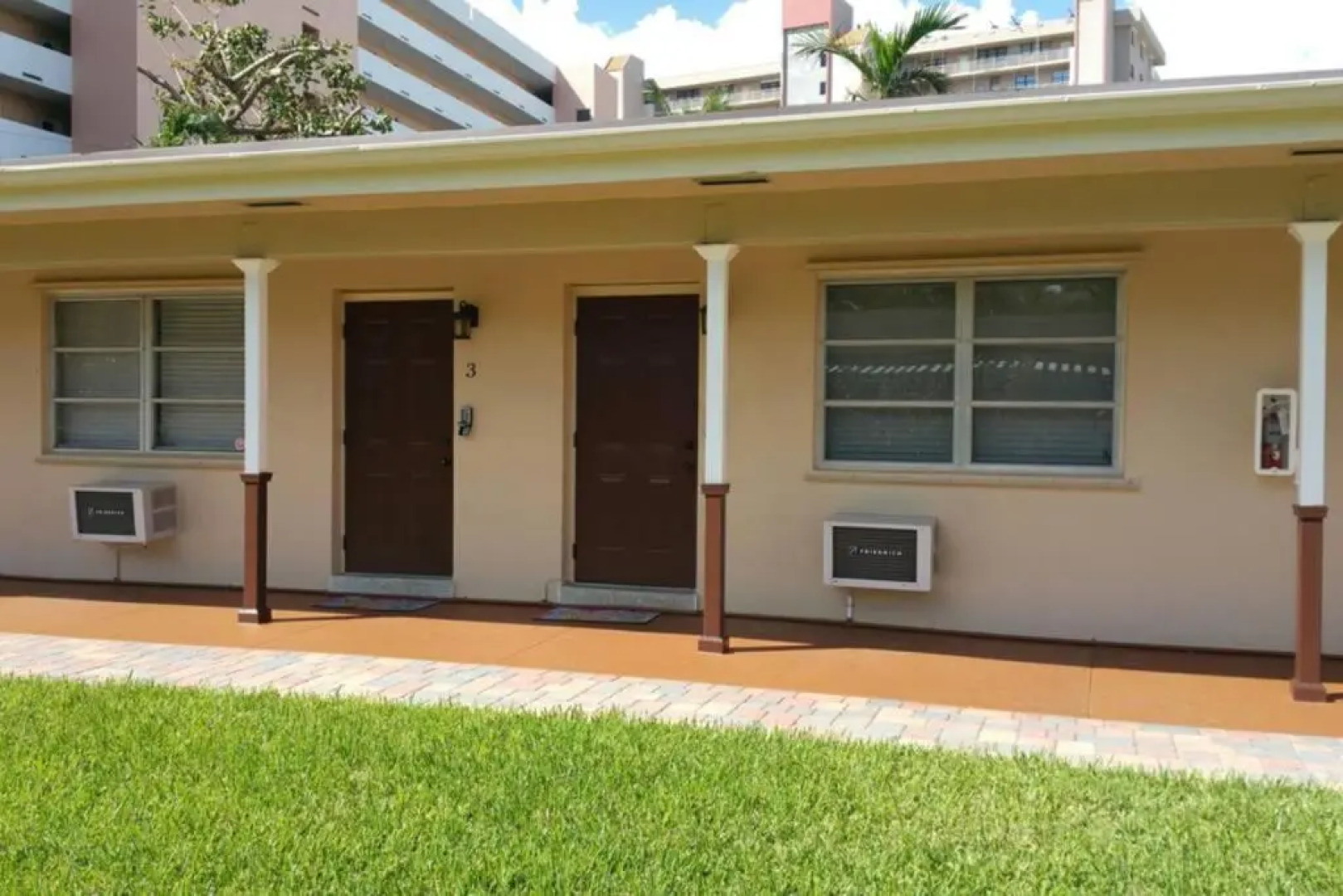 3220 NE 15th st. Unit 2