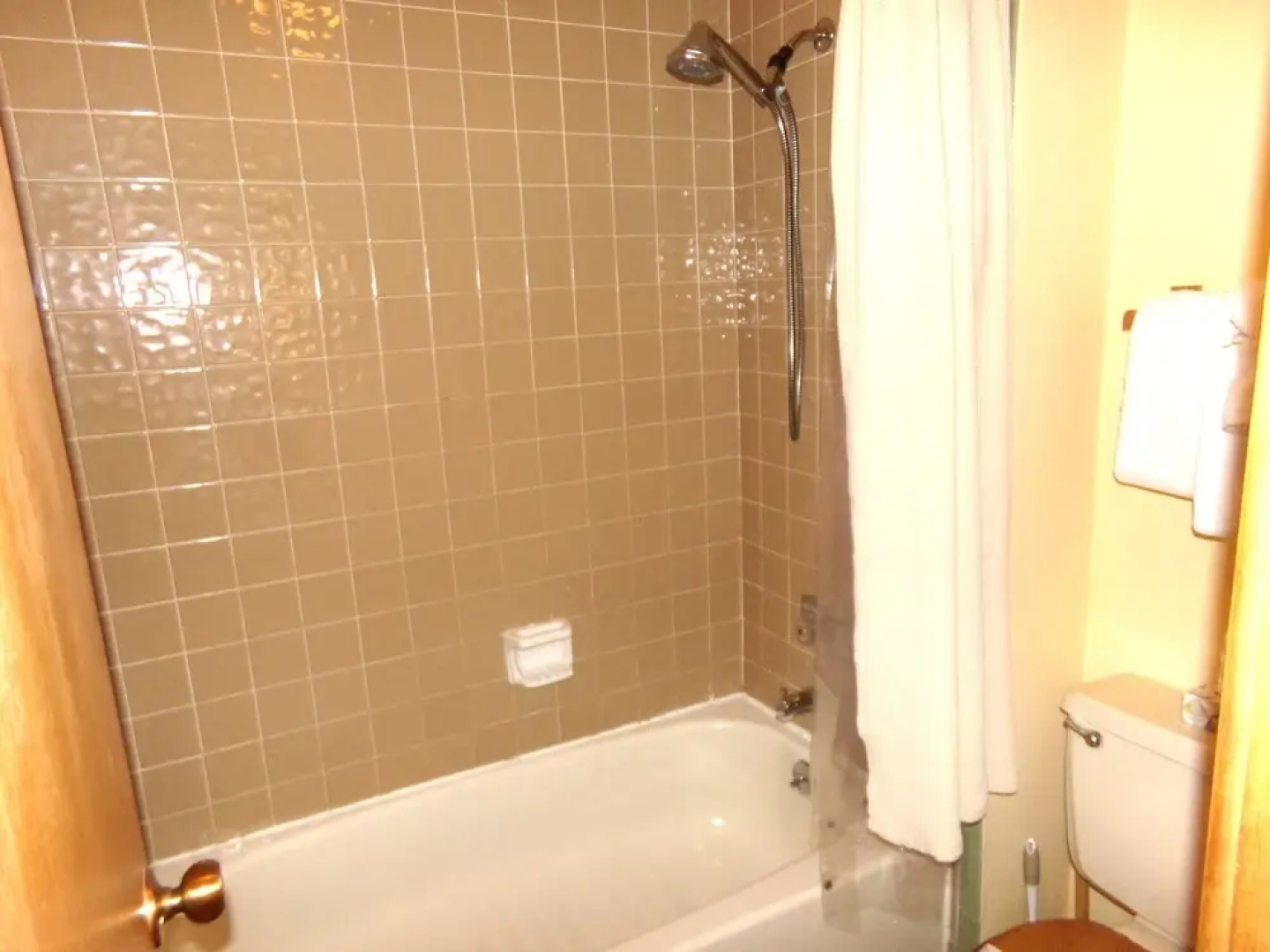 Snowscape 2 bed 2 bath 2 Br condo by RedAwning