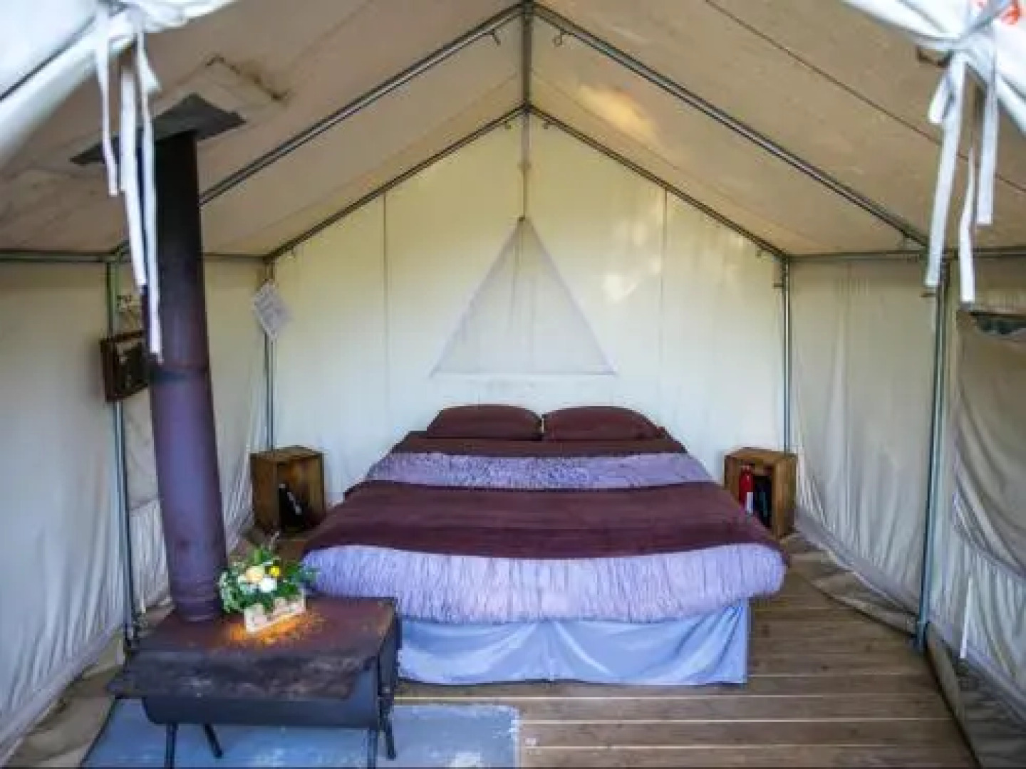 Tentrr - Abandoned Zoo Overlook