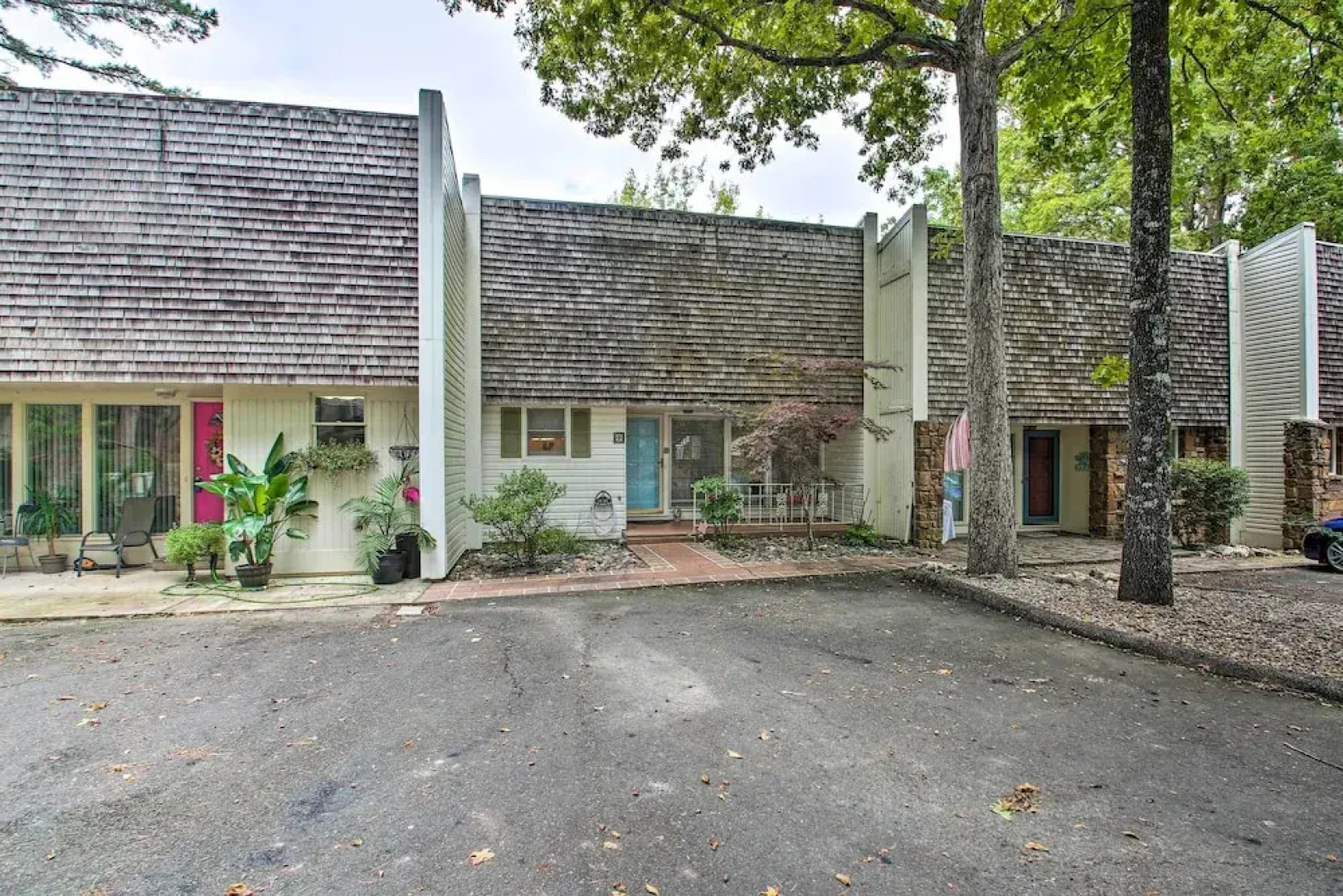 Townhome on Lake Desoto: Deck + Water Views!