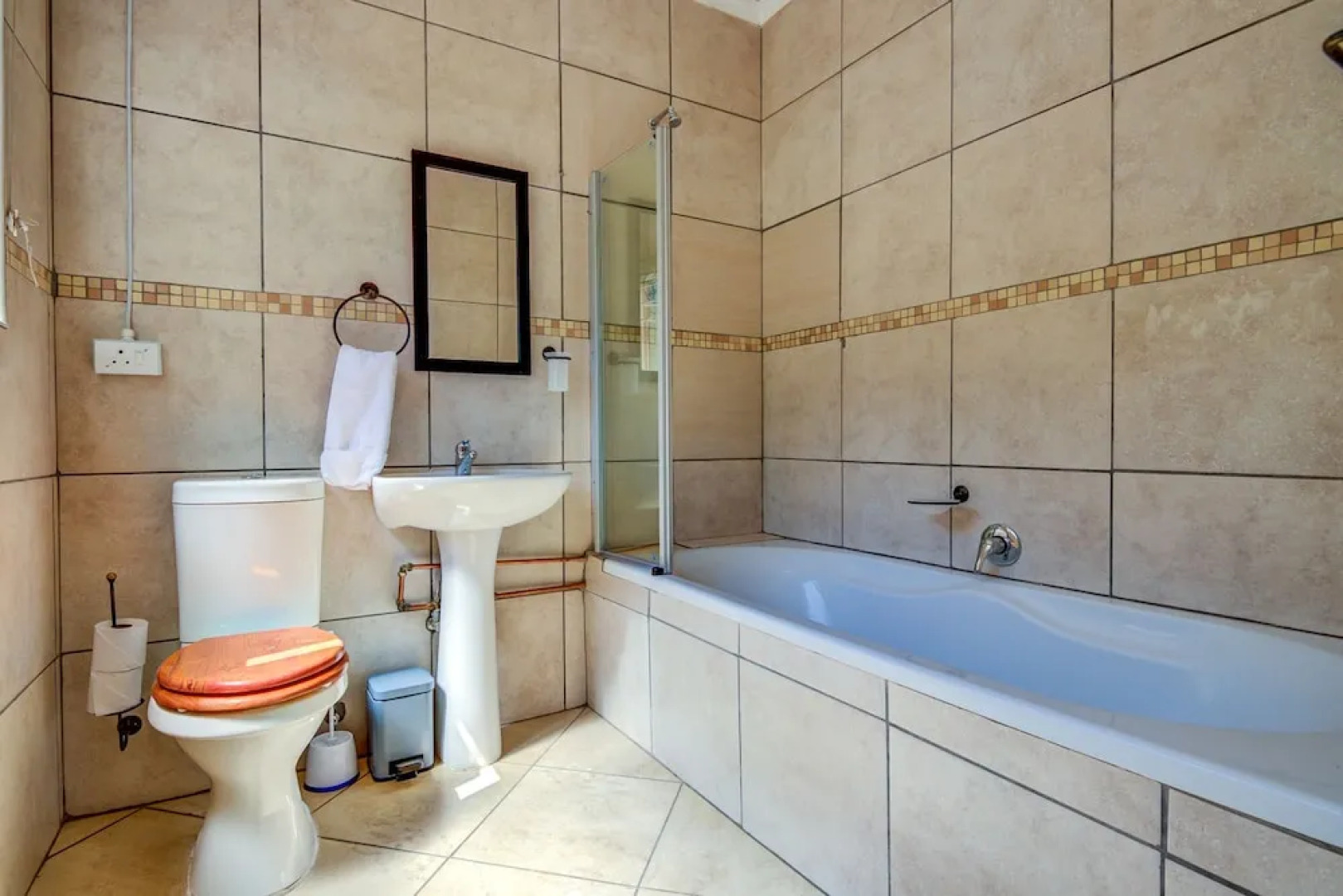 Grace Guesthouses and Tour