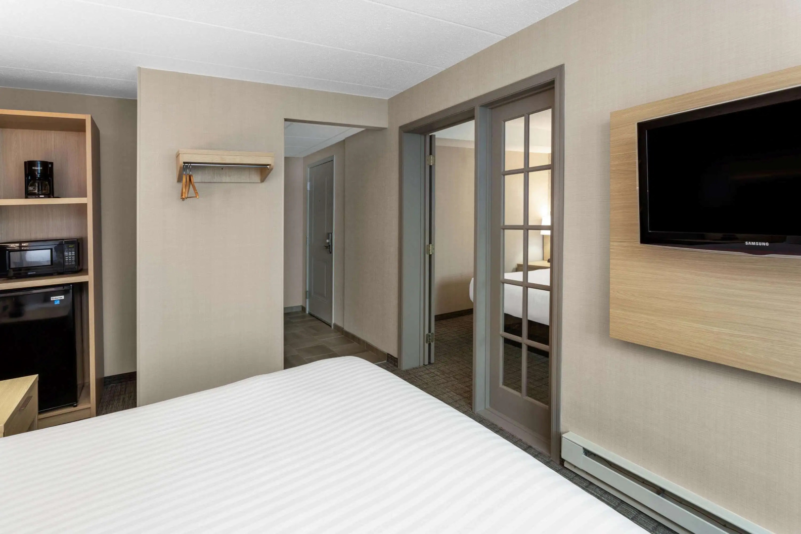 Days Inn & Suites by Wyndham Duluth by the Mall