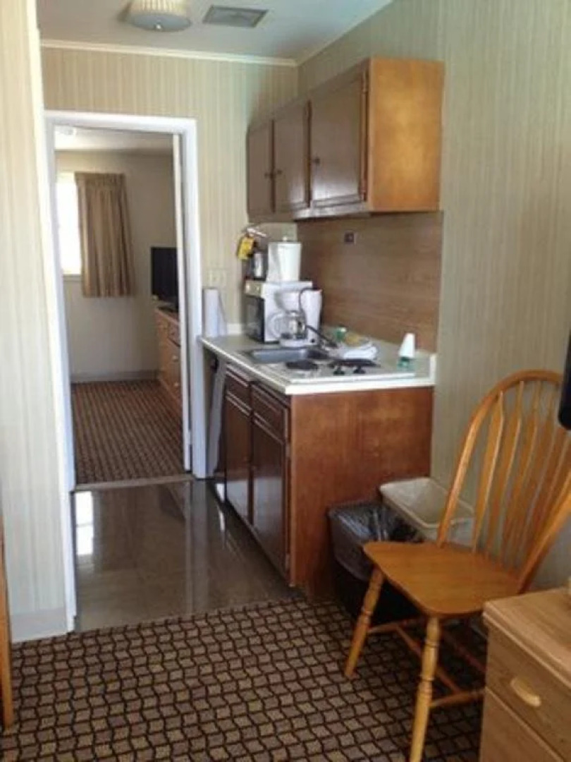 Colton Court Motor Inn