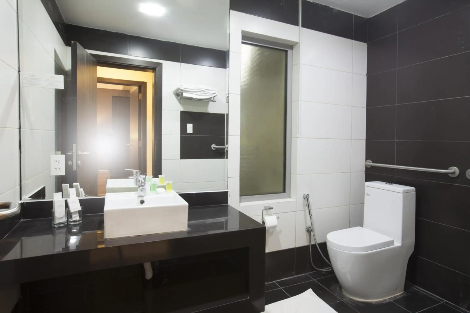 Watheer Hotel Suite