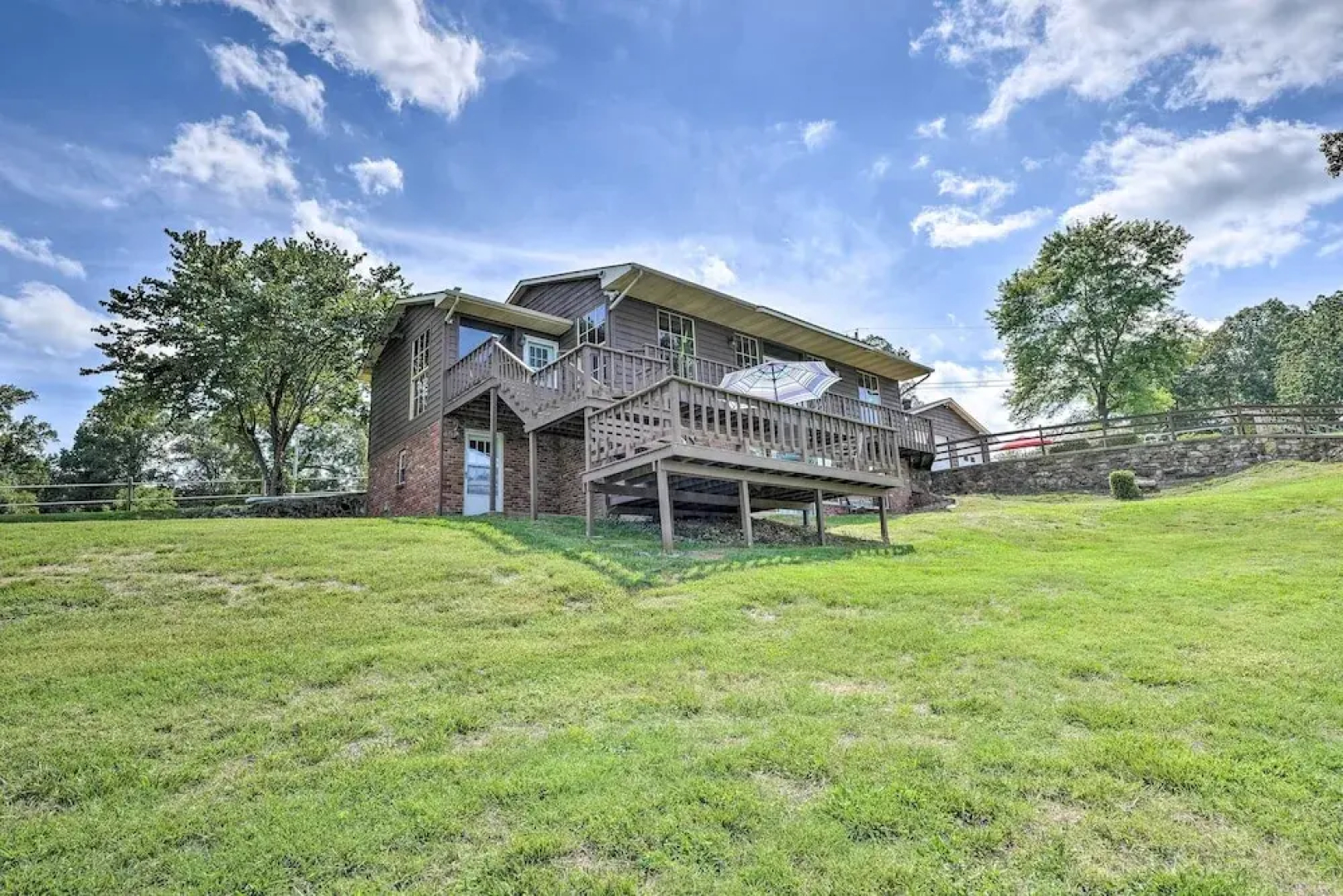 'angler's Ridge' Waterfront Family Getaway!