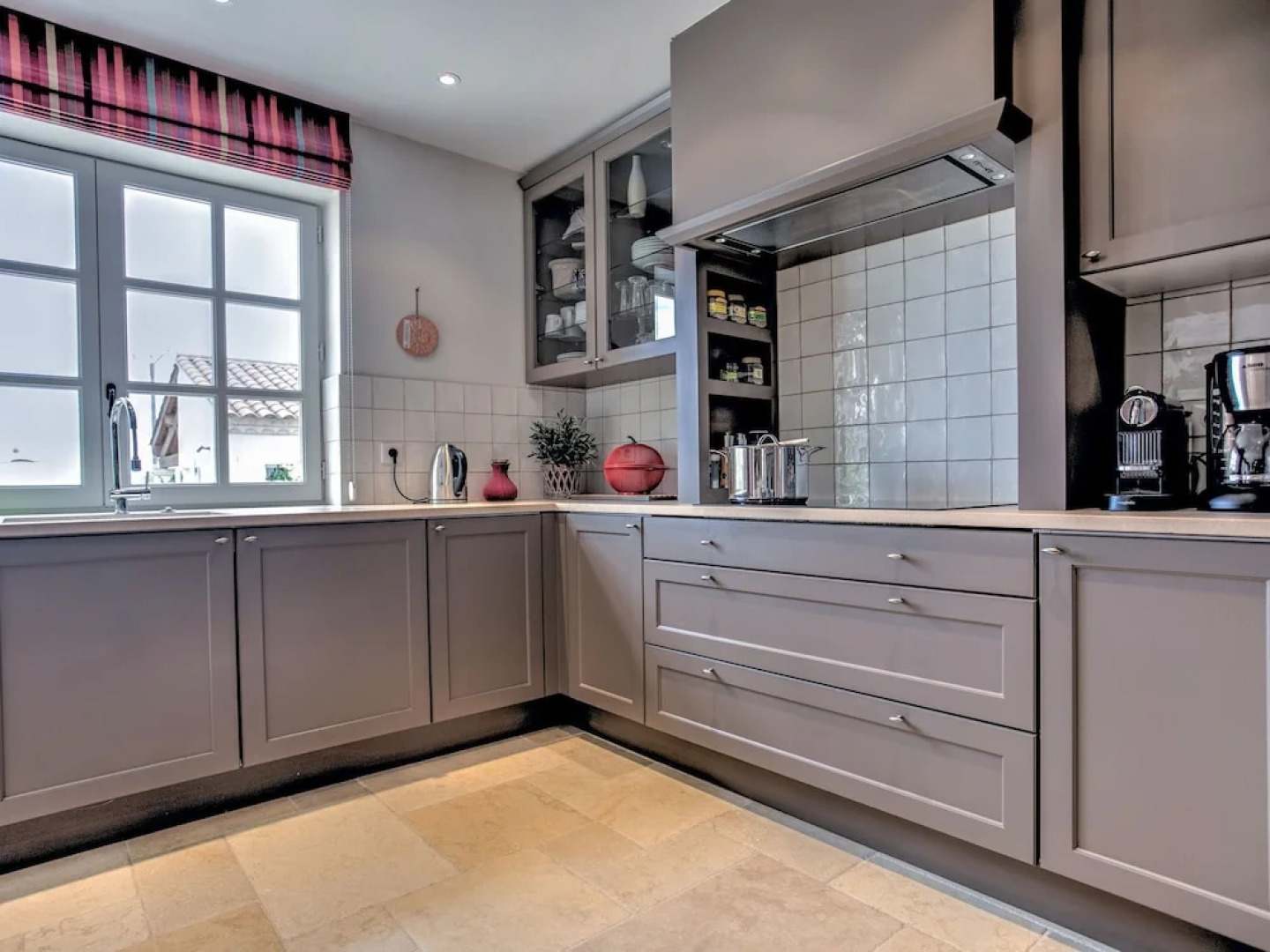 Stunning Villa With Heated Private Swimming Pool in Peaceful Location