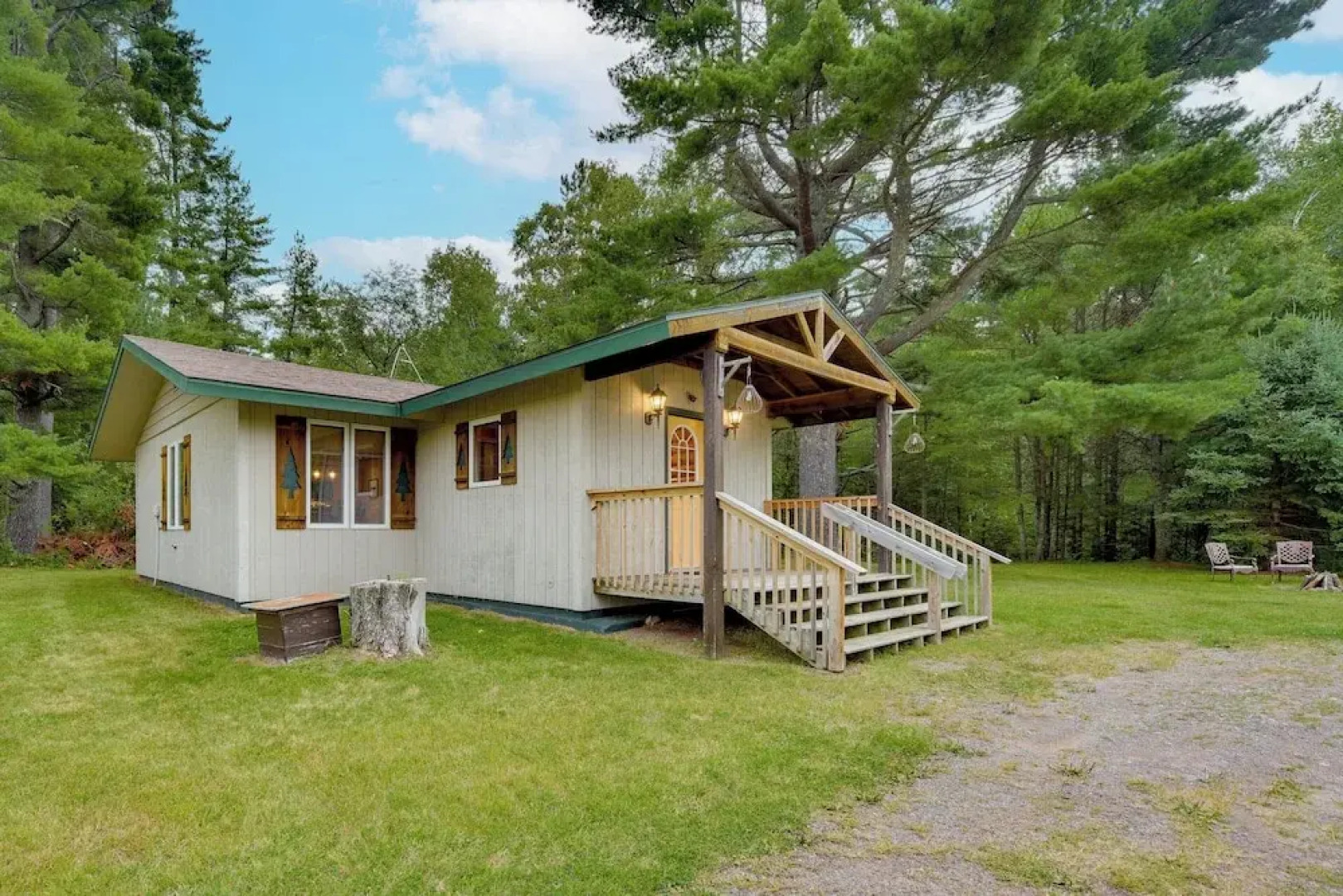 Cozy Cable Cabin Rental - Pet Friendly!