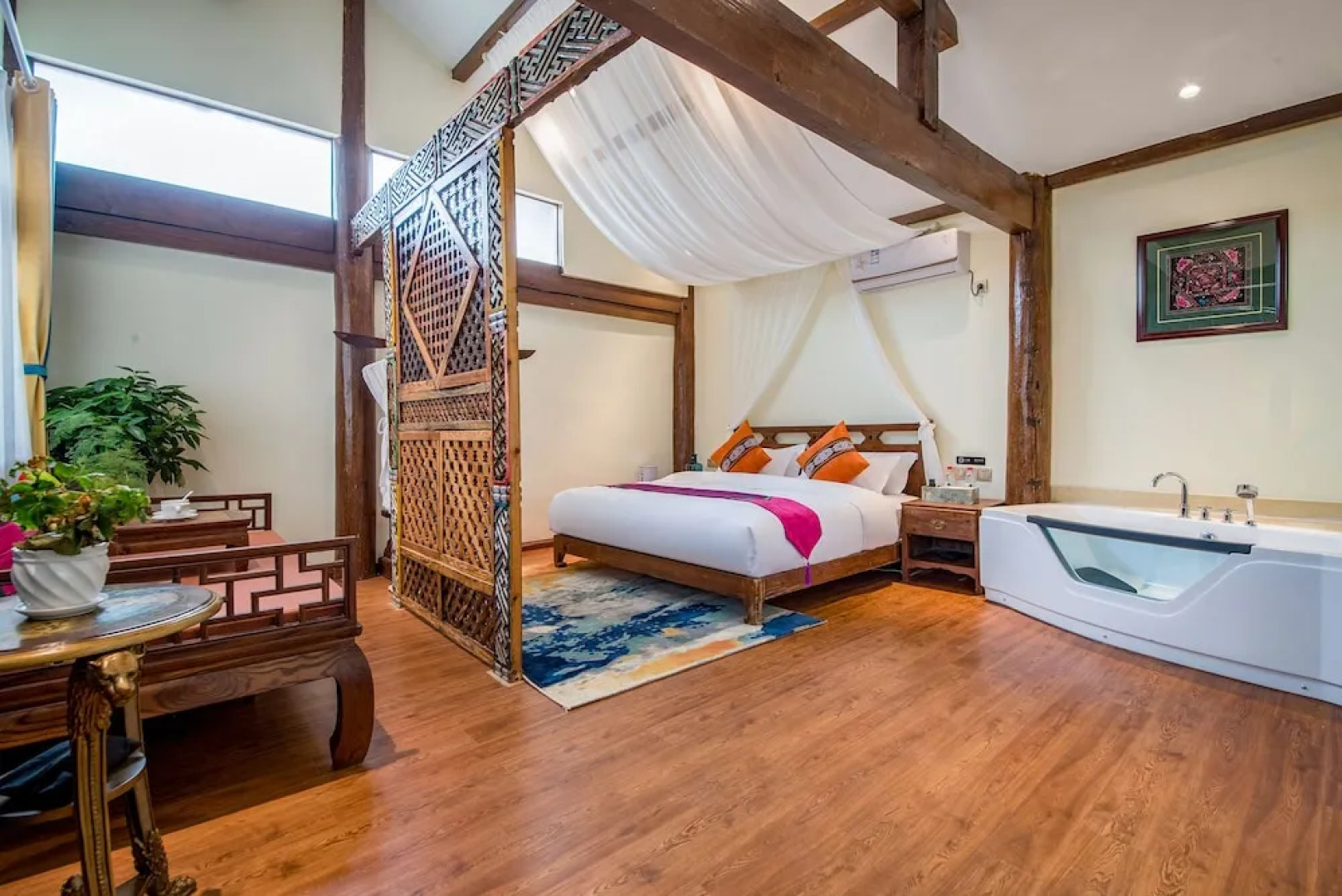 Hua Linglong Courtyard Inn