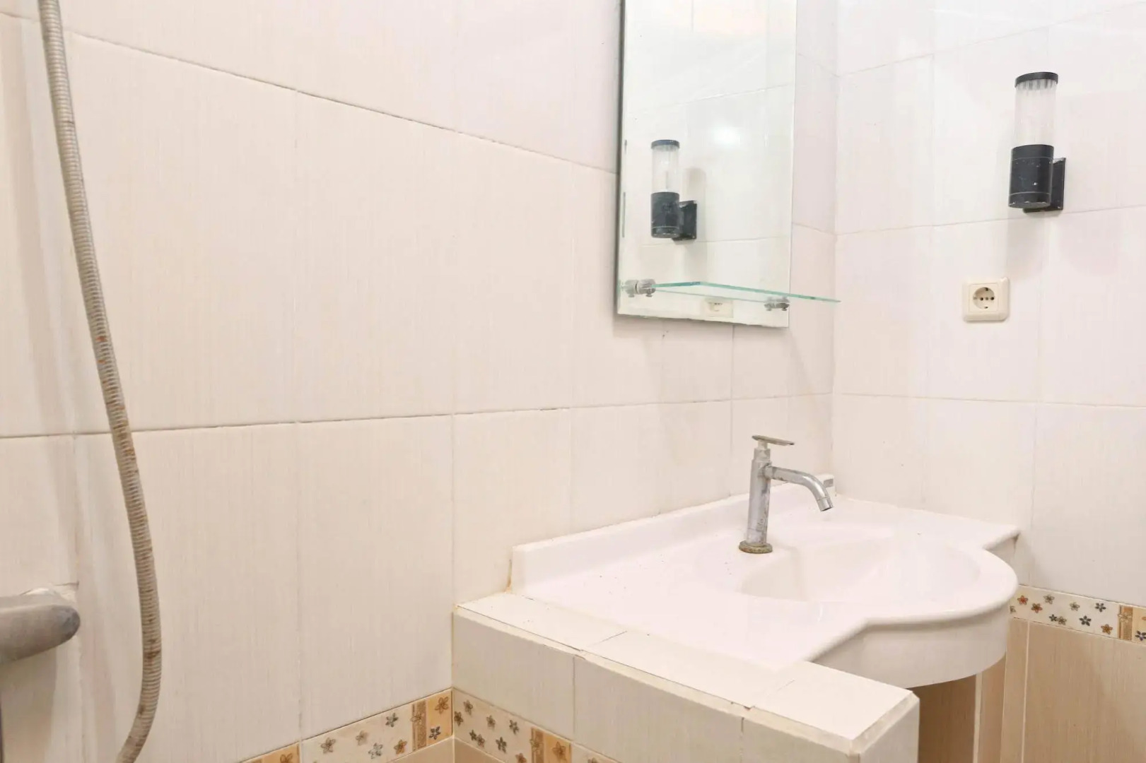 RedDoorz @ Pratama Nusa Dua