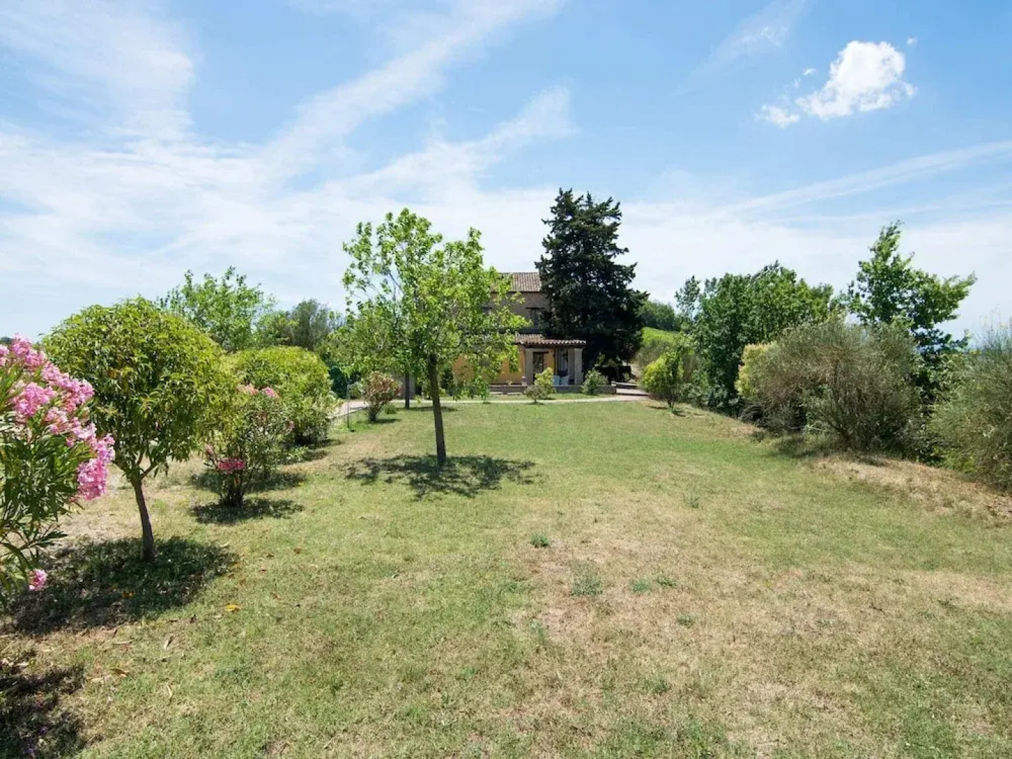 Scenic Apartment in Ascoli Piceno with Hot Tub