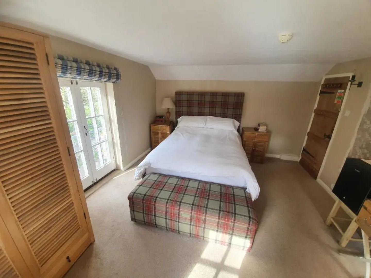 Kings Head Low House