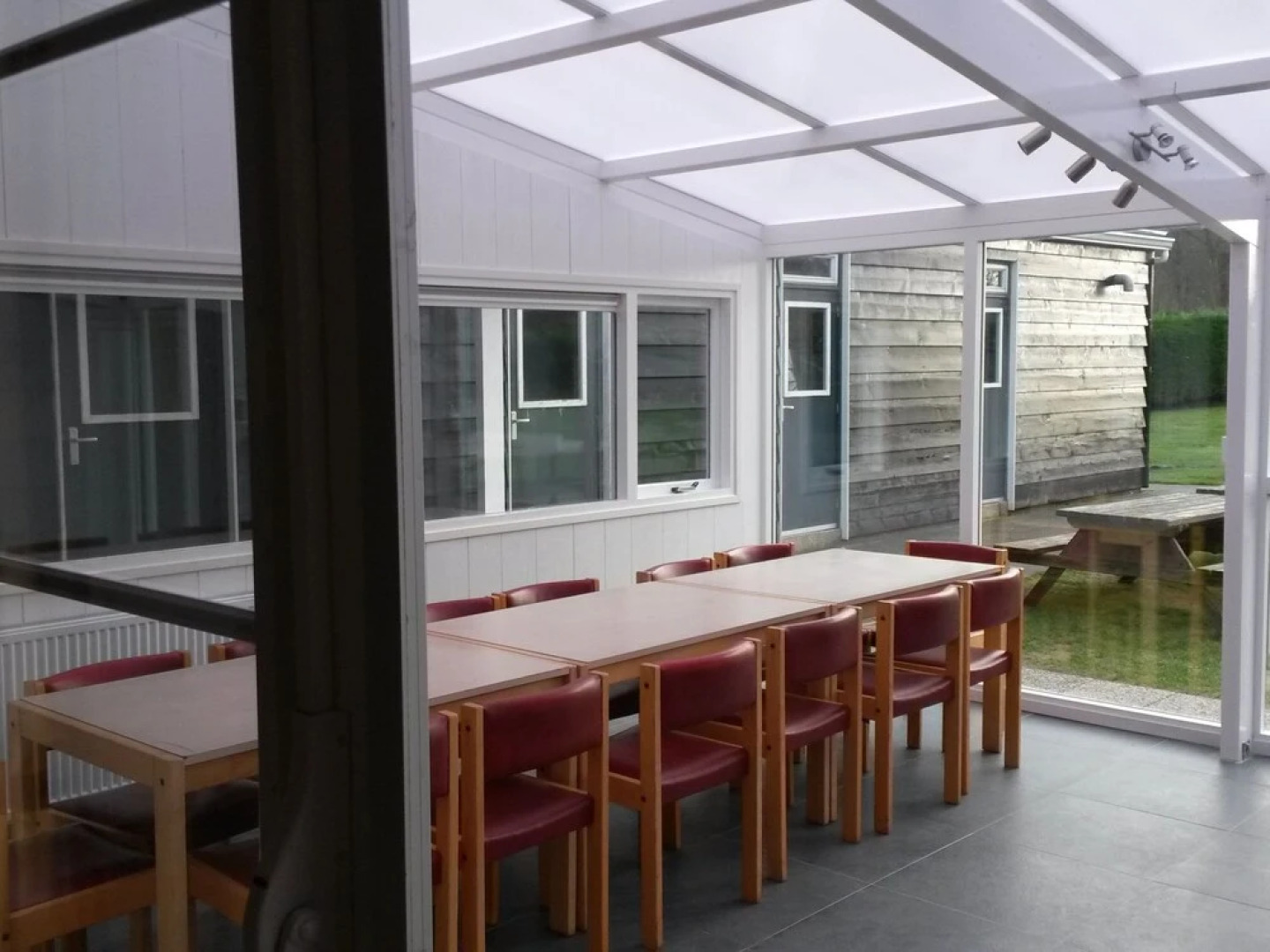 Detached holiday home with extra facilities near the sea