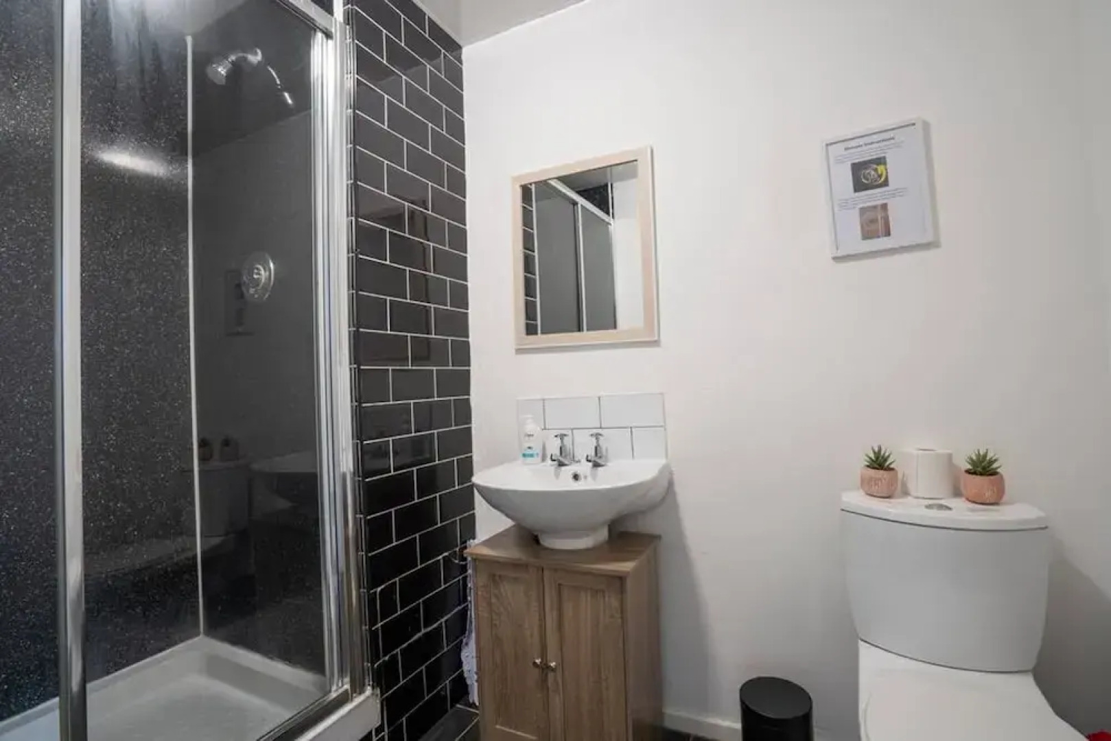 2 Bed-town Centre-free Parking