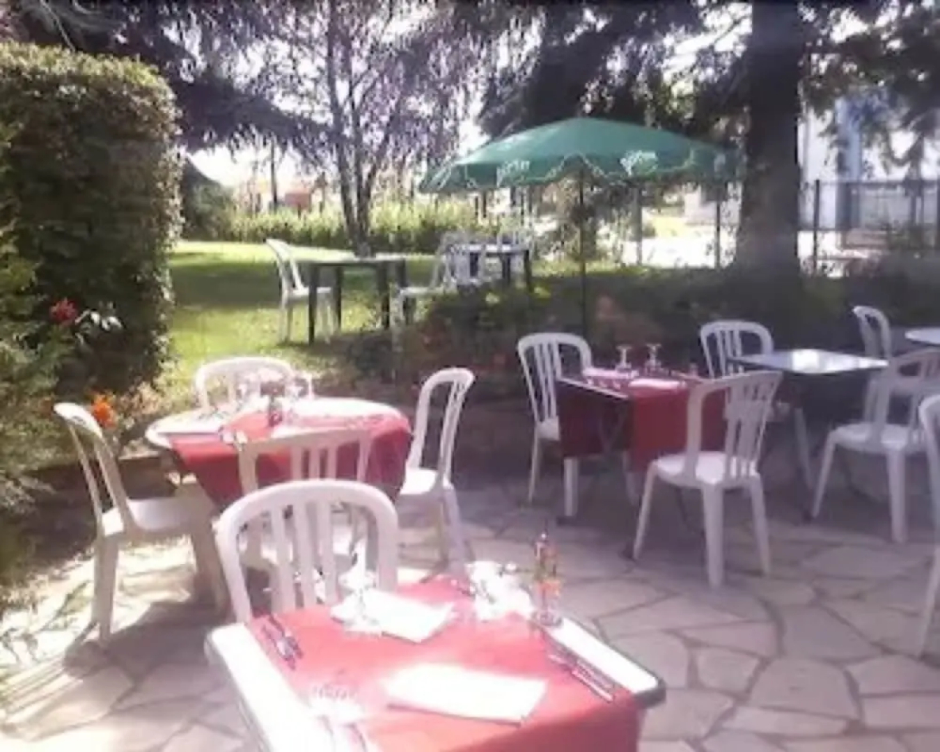 Hôtel Grill Le Coudray-Montceaux