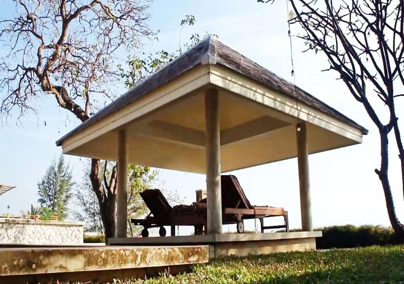 Baan Bayan Beachfront Hotel