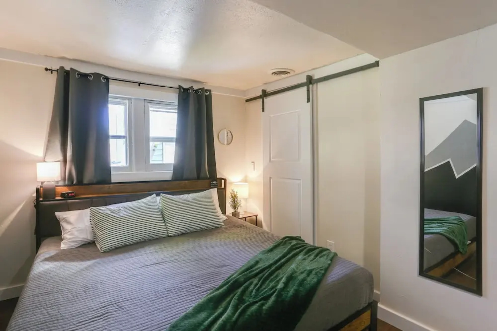 Centrally-located Mountain Getaway in Lead!
