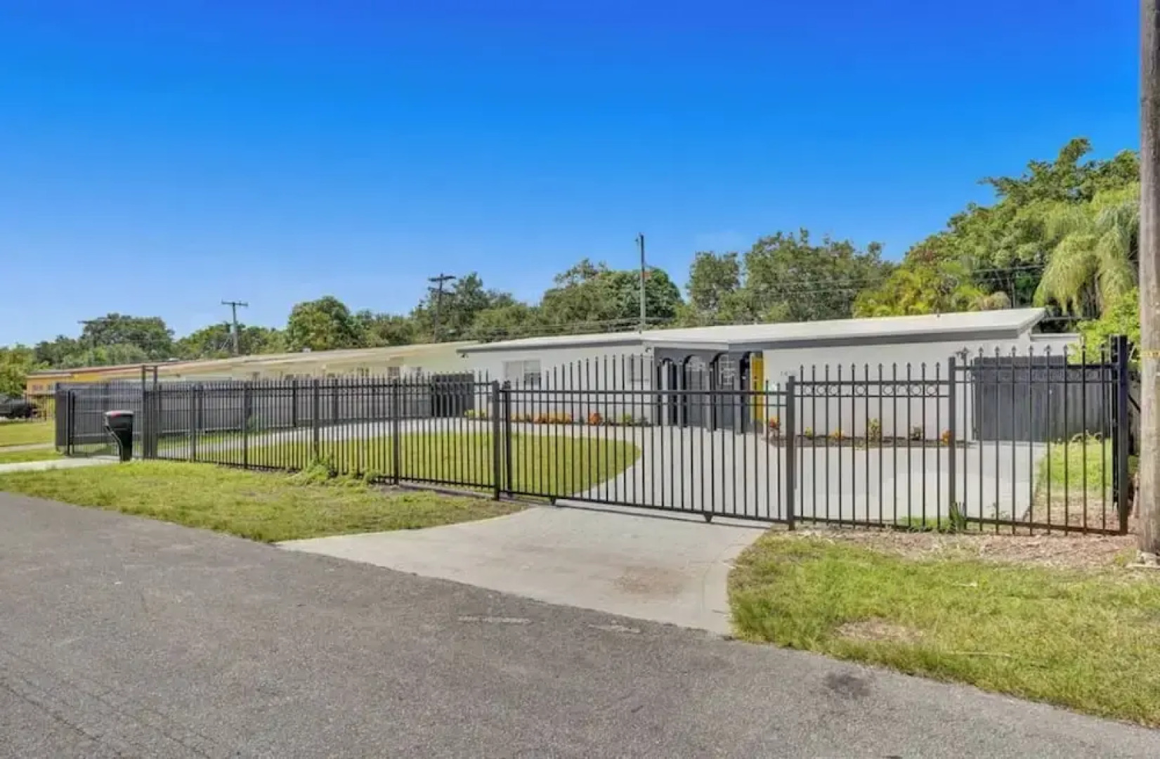 Spacious Home With Heated Pool